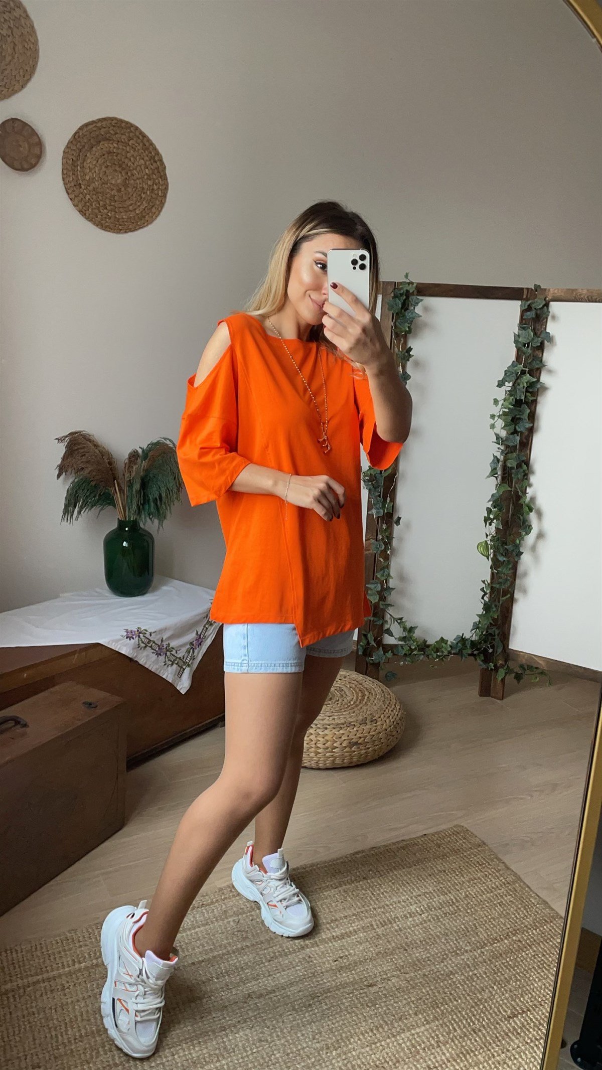 Omuzu Açık Turuncu Tshirt