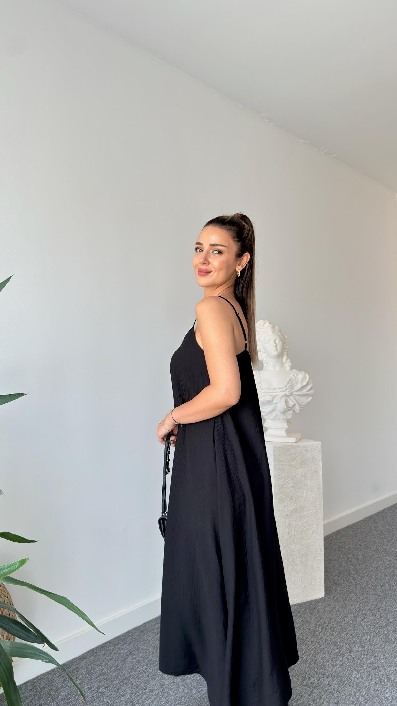Siyah Ruma Askılı Elbise 