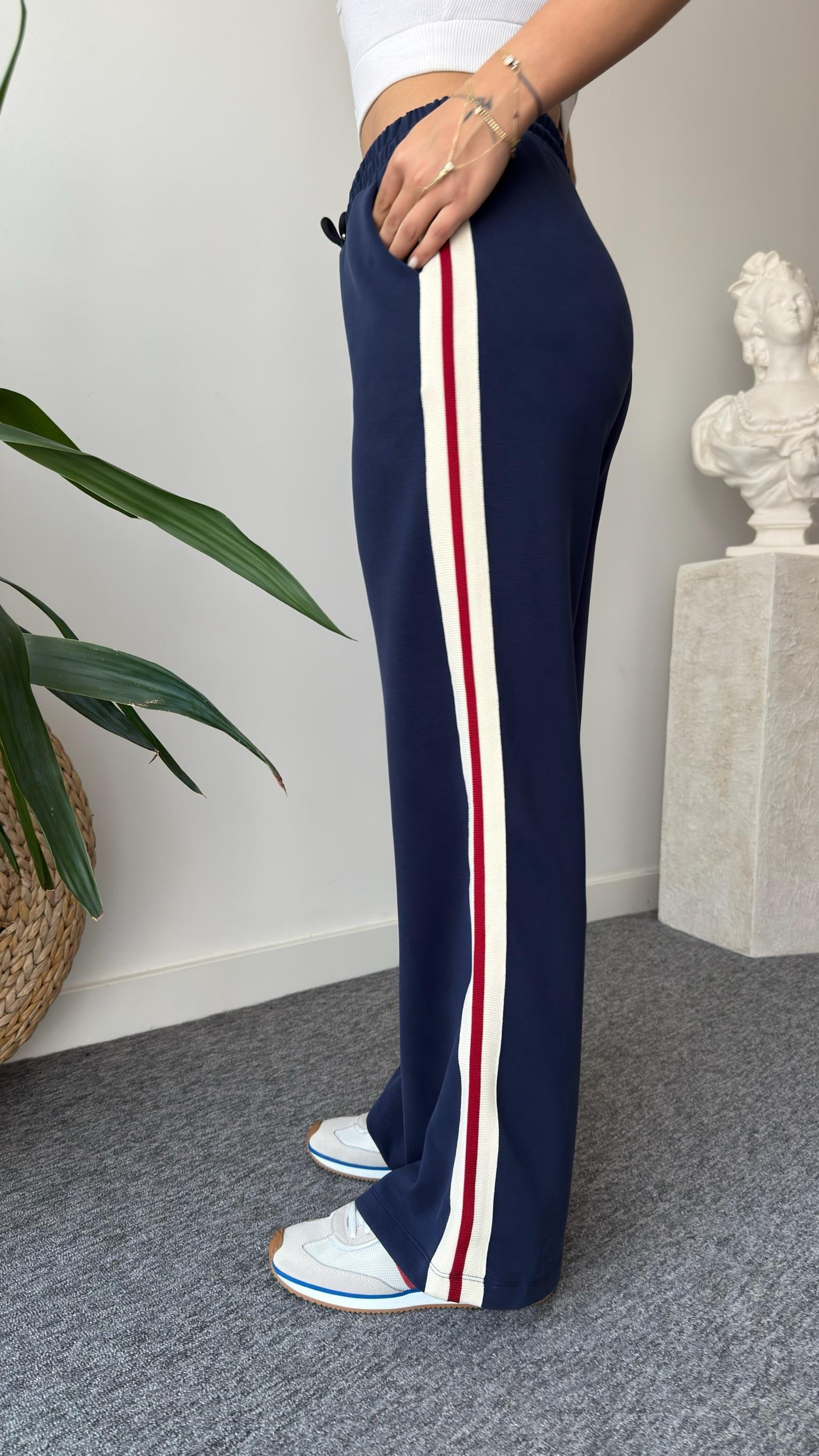 Leise Taş Detaylı Premium Modal Takım