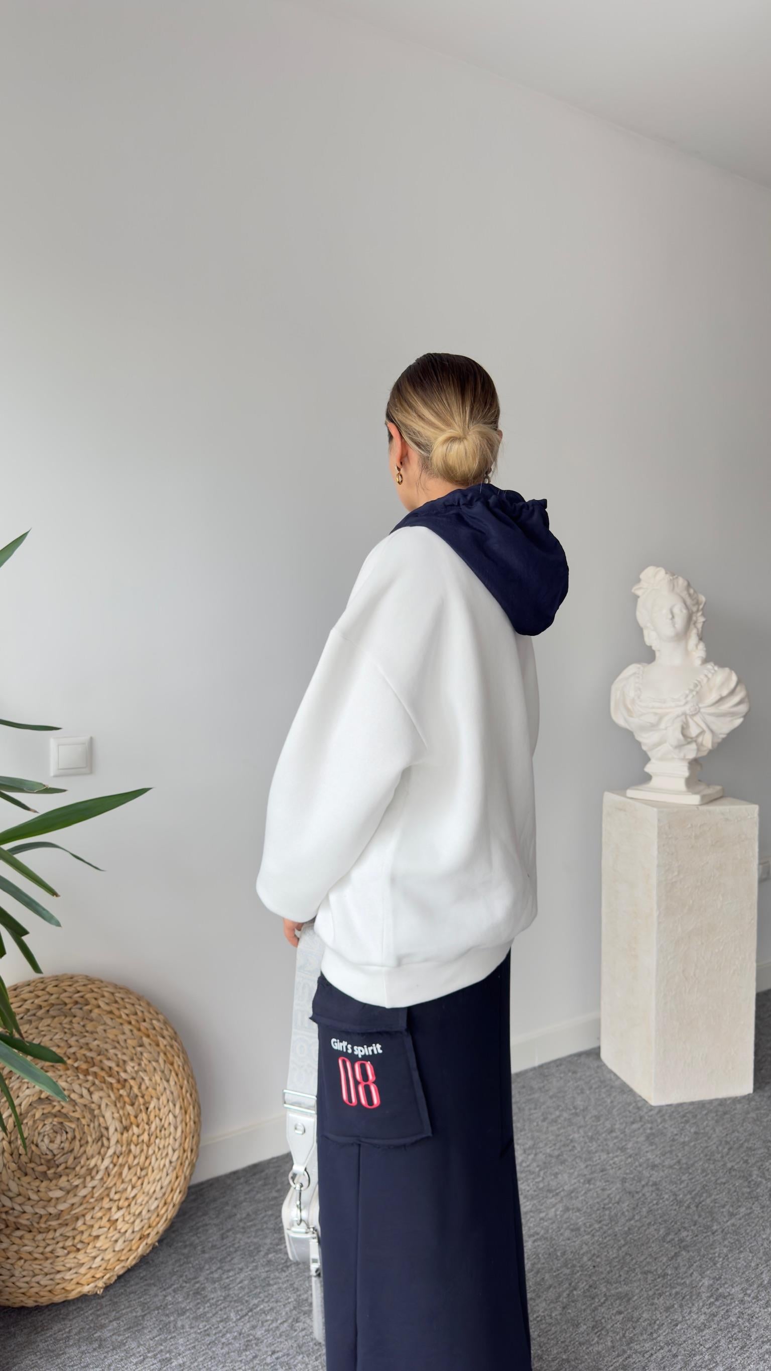 Paraşüt Kapüşon Detaylı Beyaz Sweat