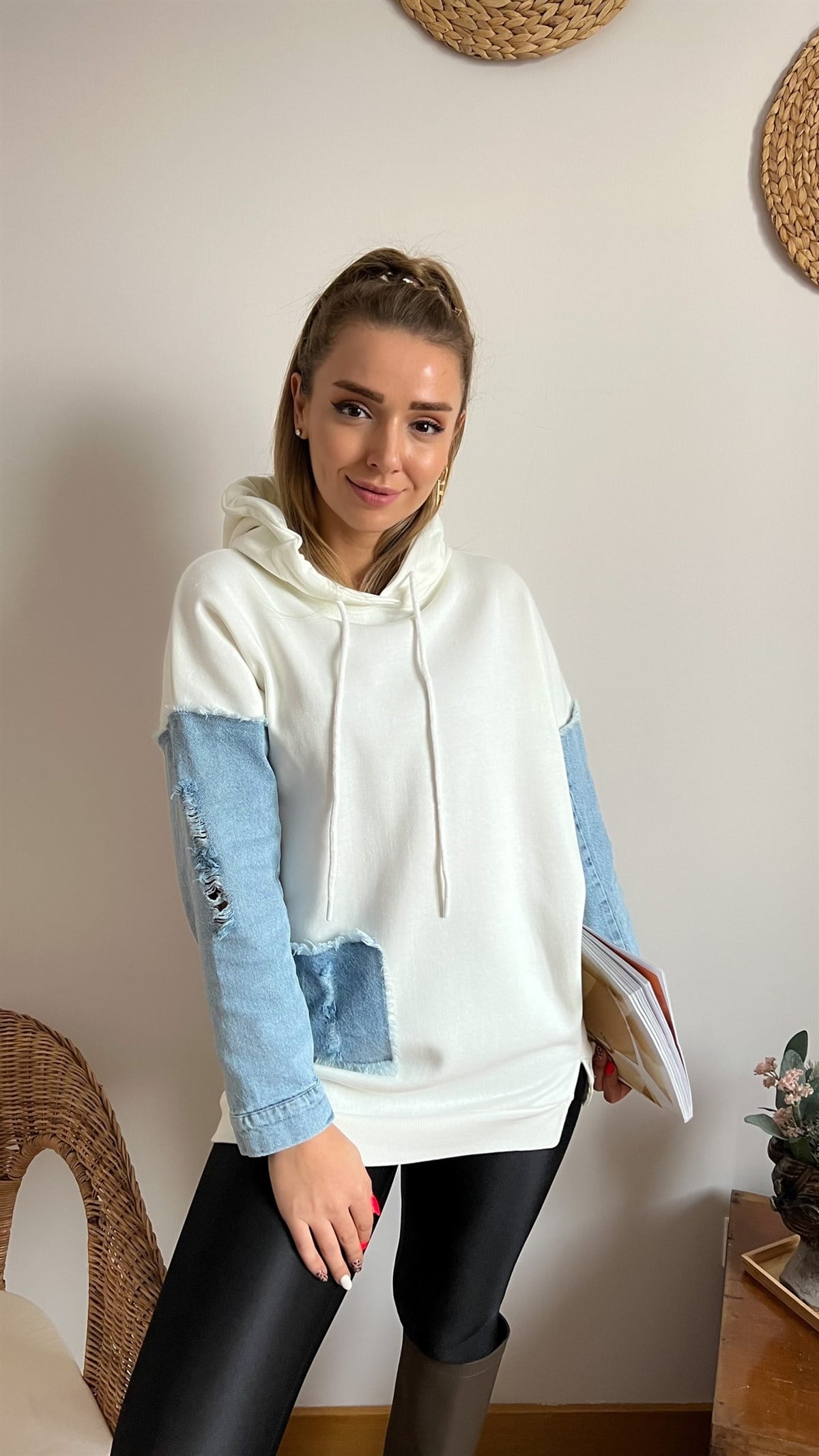 Kot Detaylı Kapüşonlu Sweatshirt