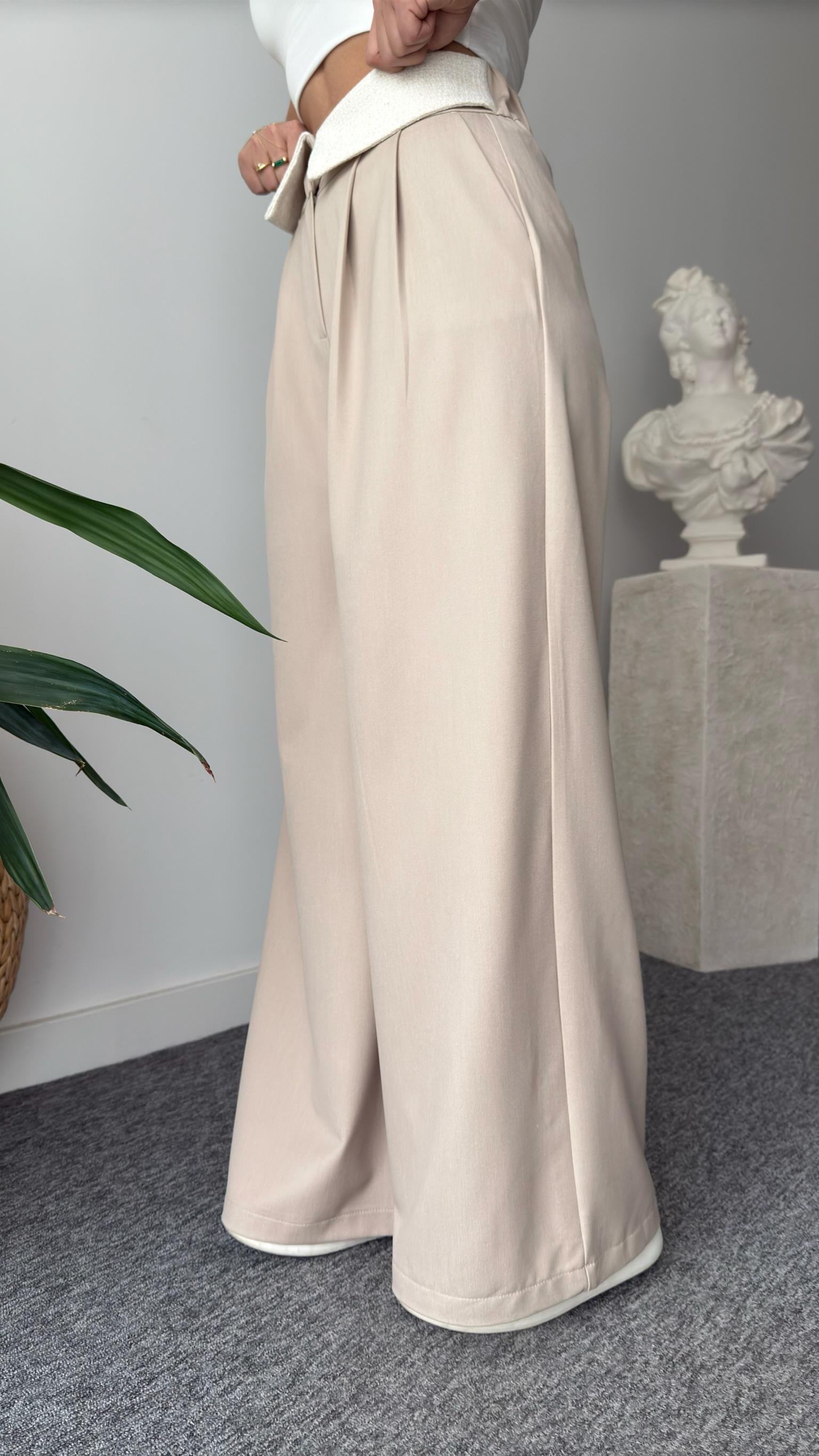 Glendi Bel Tüvit Detaylı Bej Pantolon