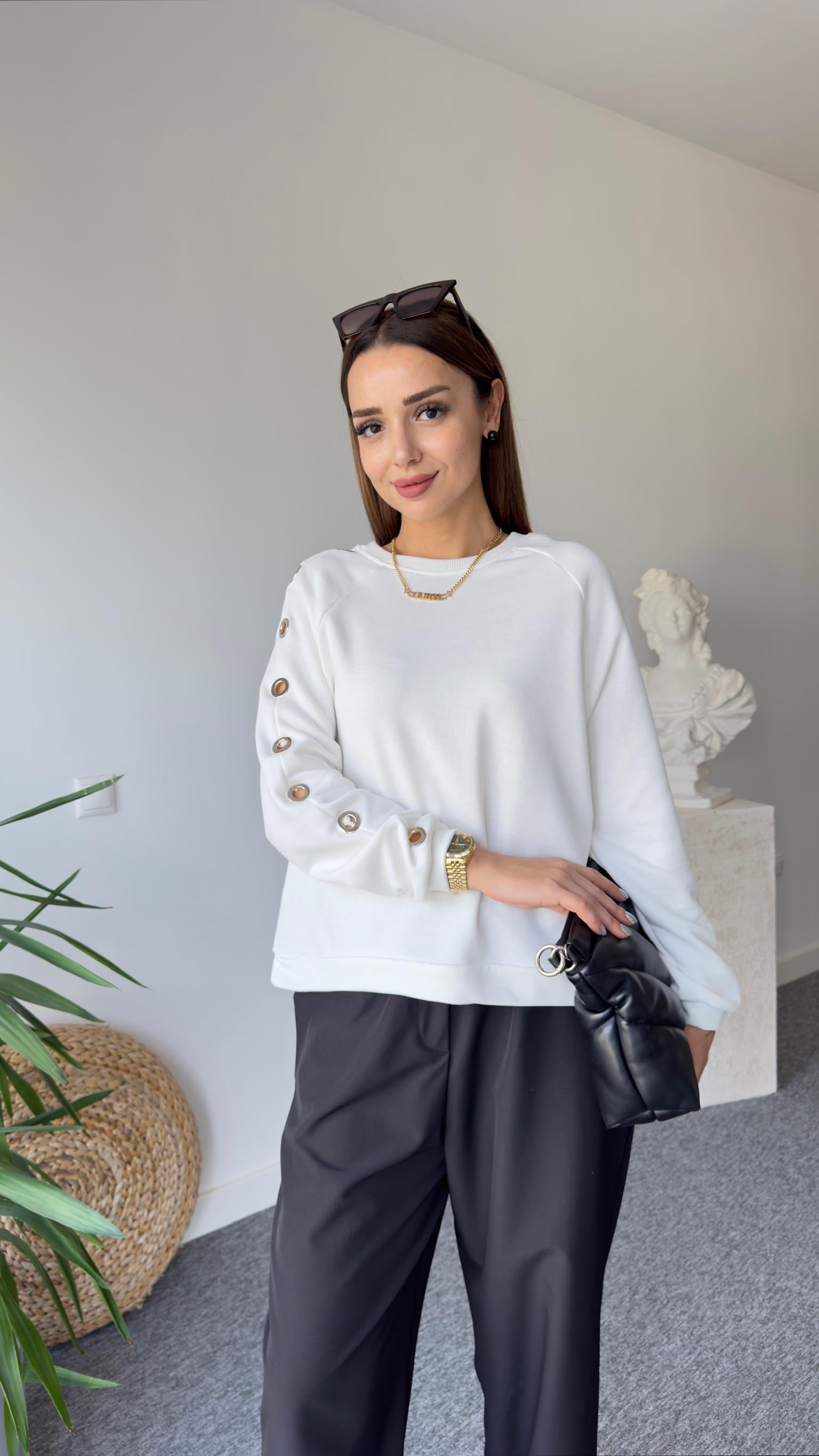 Orj Model Kollar Kuş Gözü Detay Beyaz Sweat 