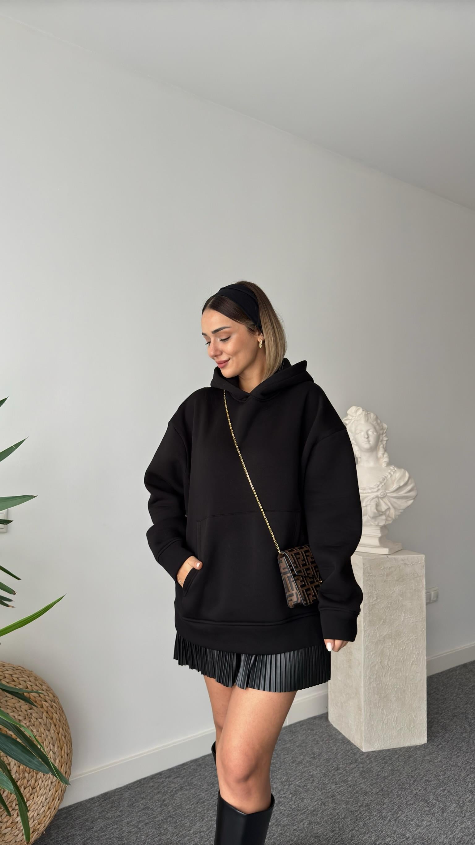 Lagos Sırt Leopar Detaylı Siyah Sweatshirt