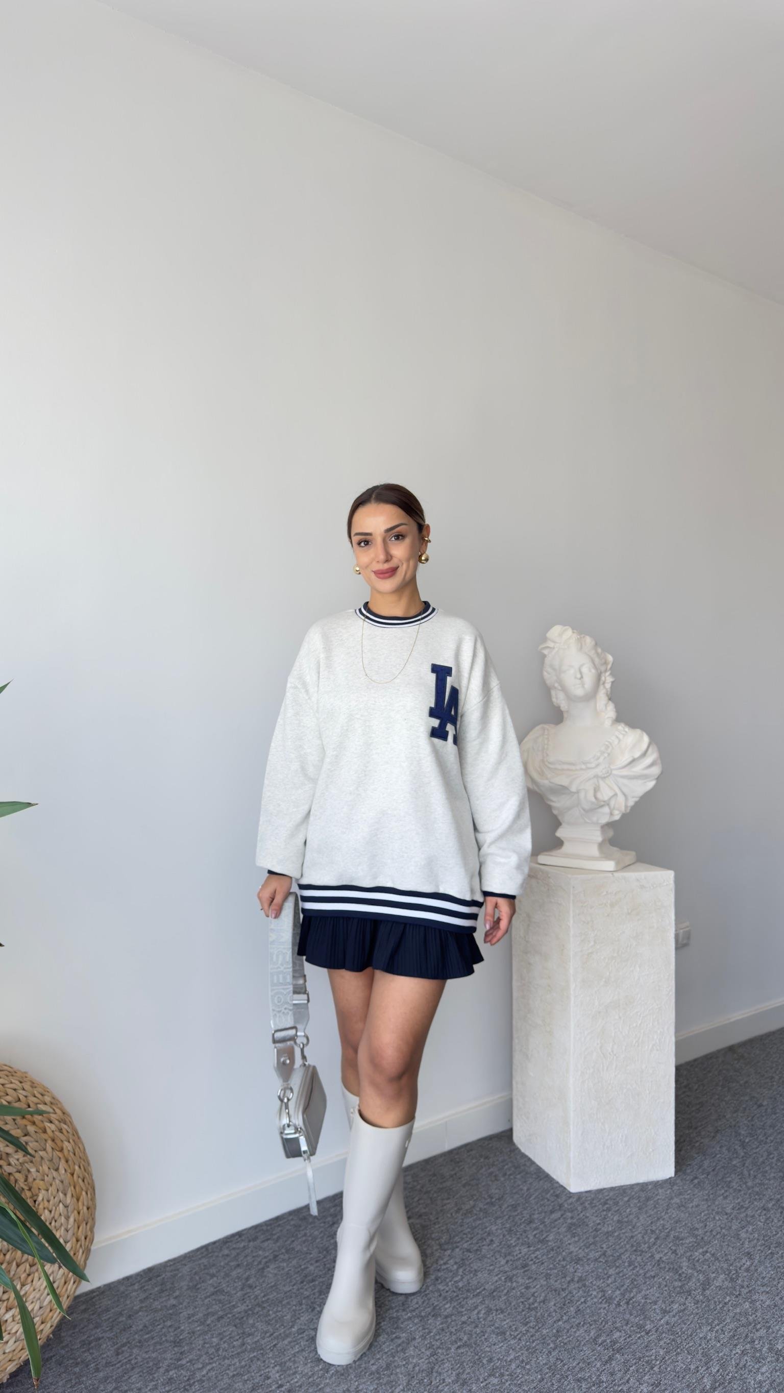 La Nakışlı Gri Sweatshirt