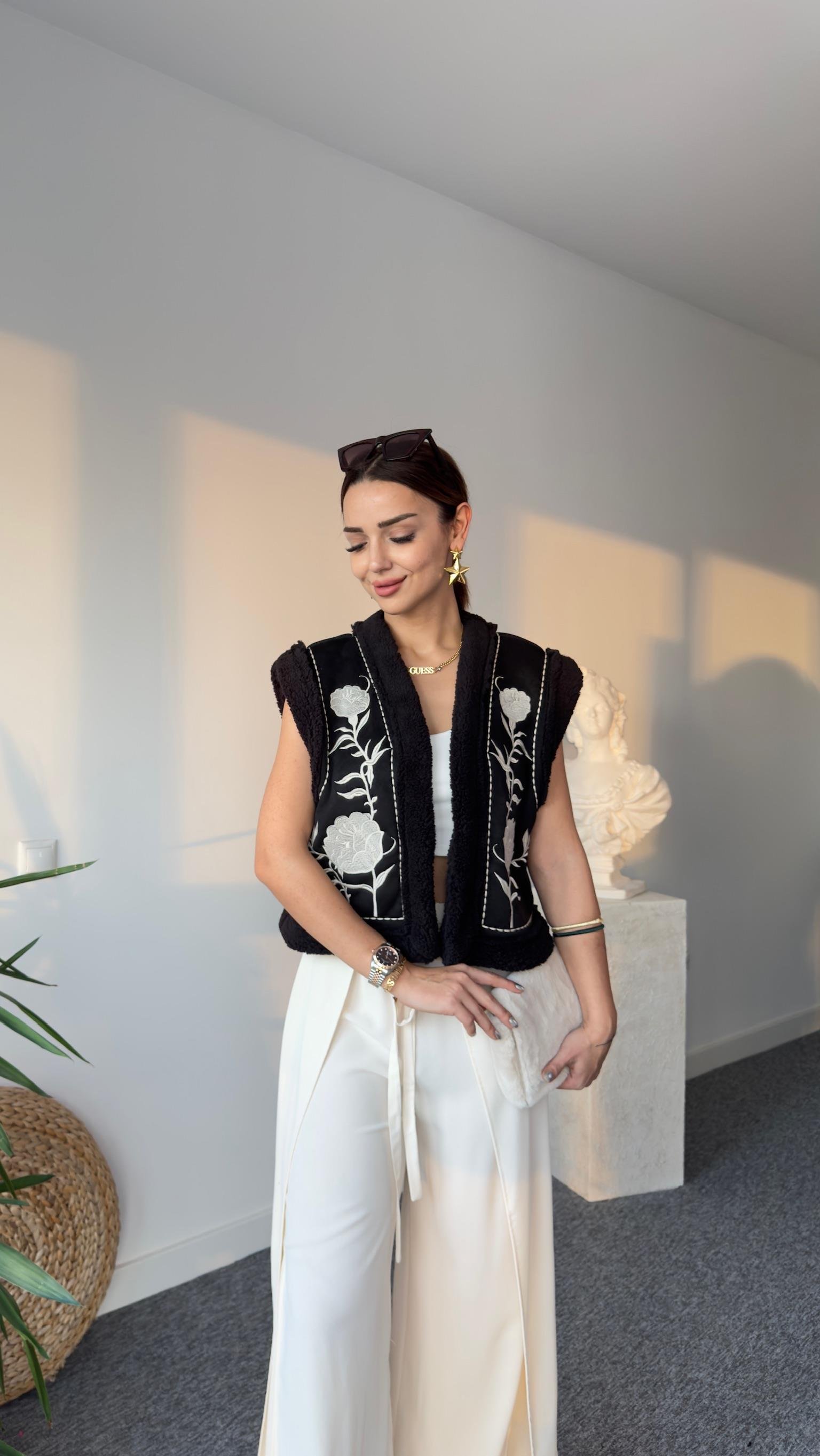 İçi Kürklü Nakış Detay Zra Model Yelek