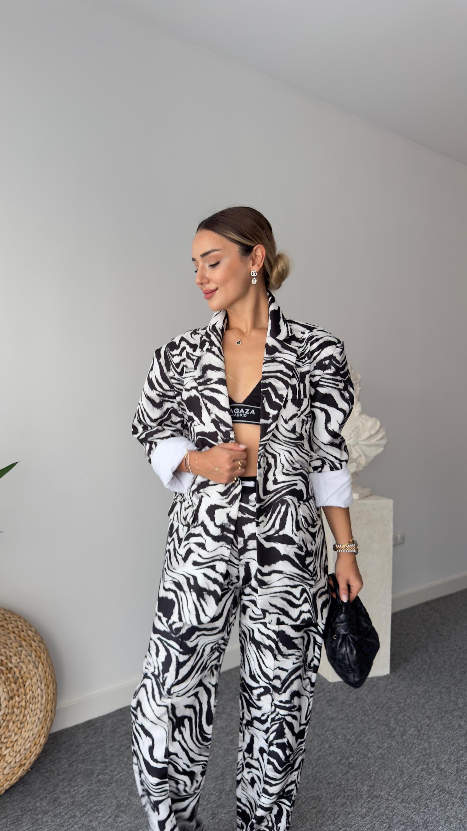 Wayne Sırt Etiket Detaylı Zebra Blazer 