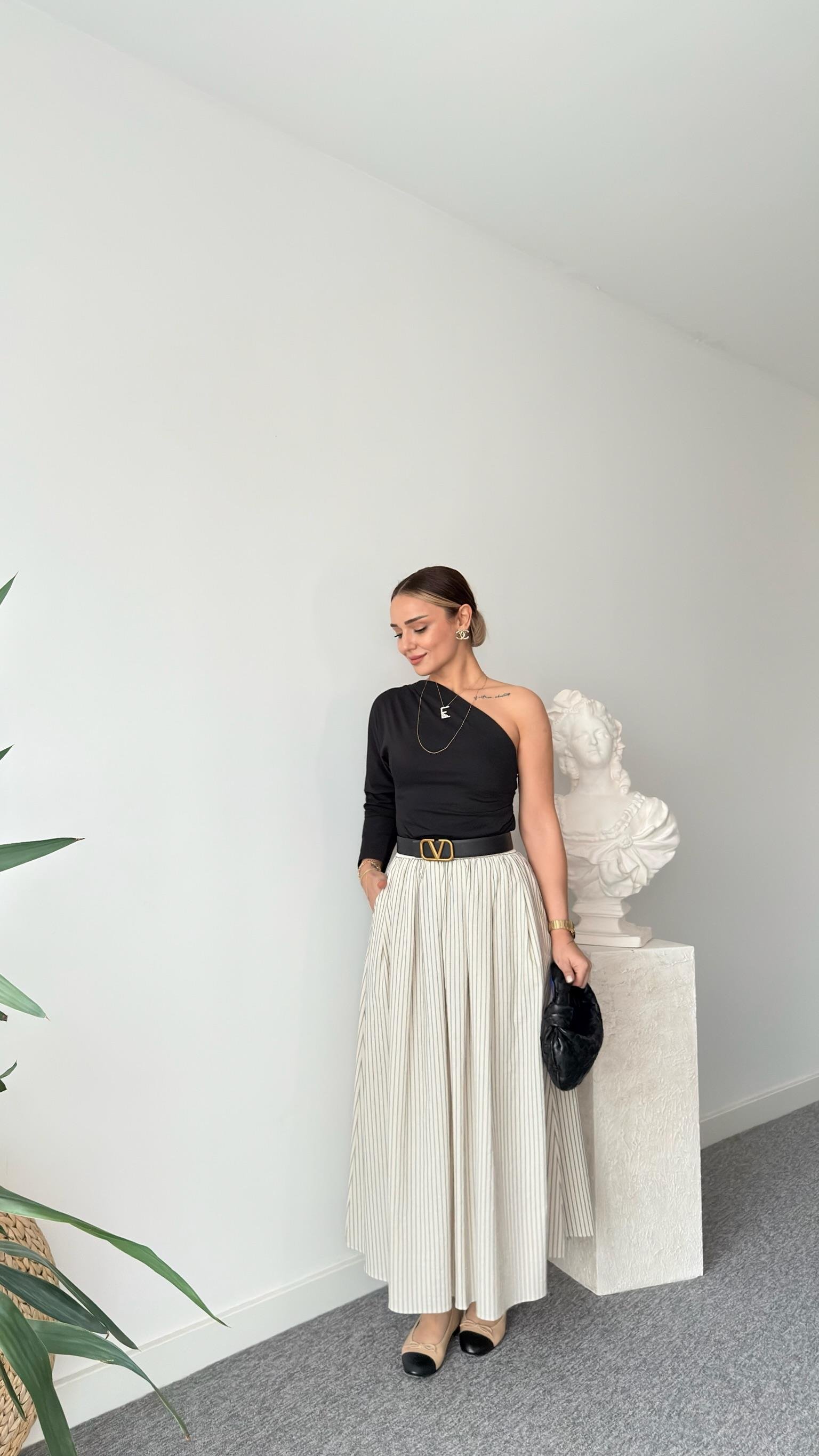 Siyah Tek Omuz Asimetrik Poplin Bluz