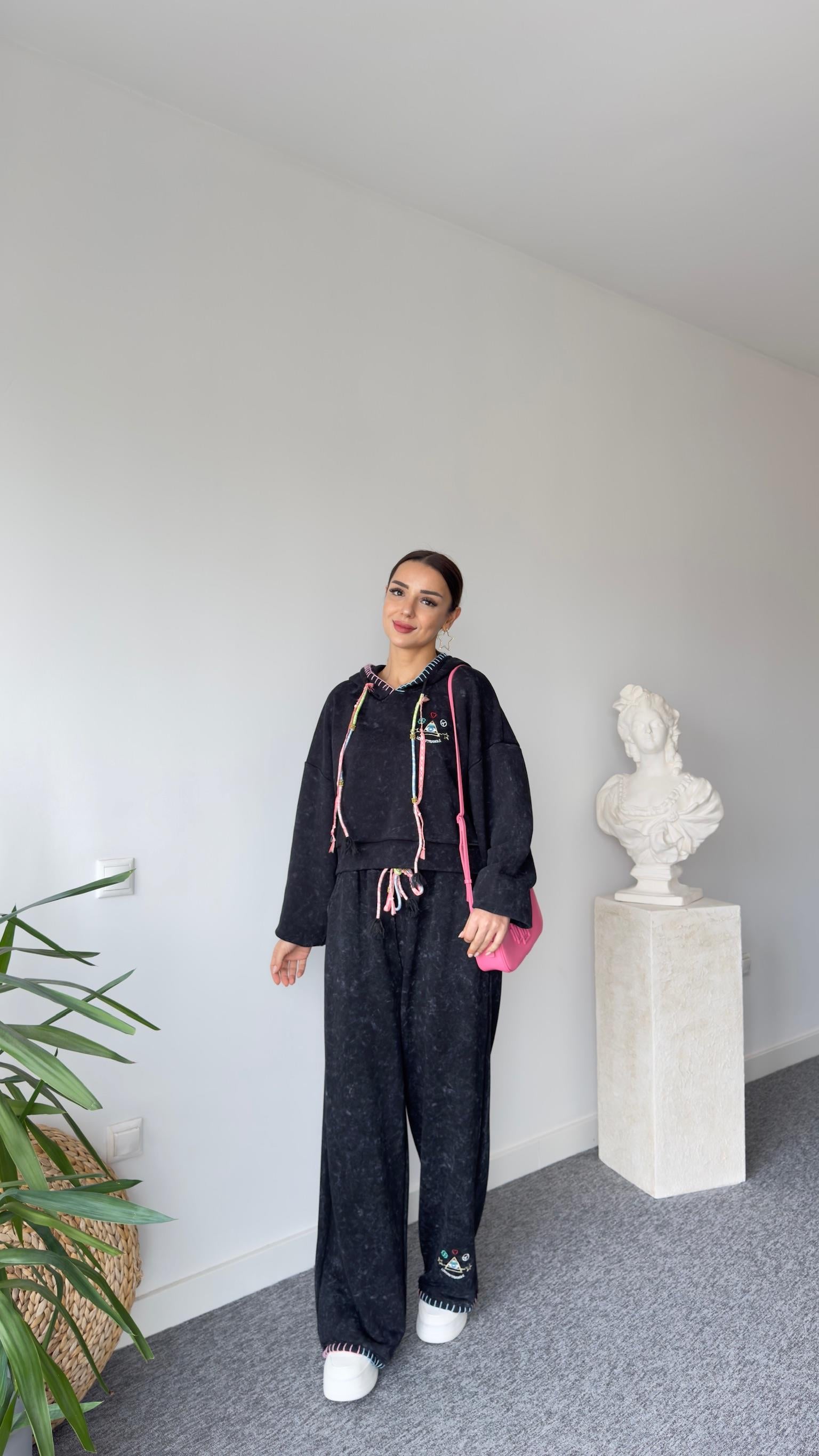 Olka Nakış İşlemeli Tasarım Batik Takım