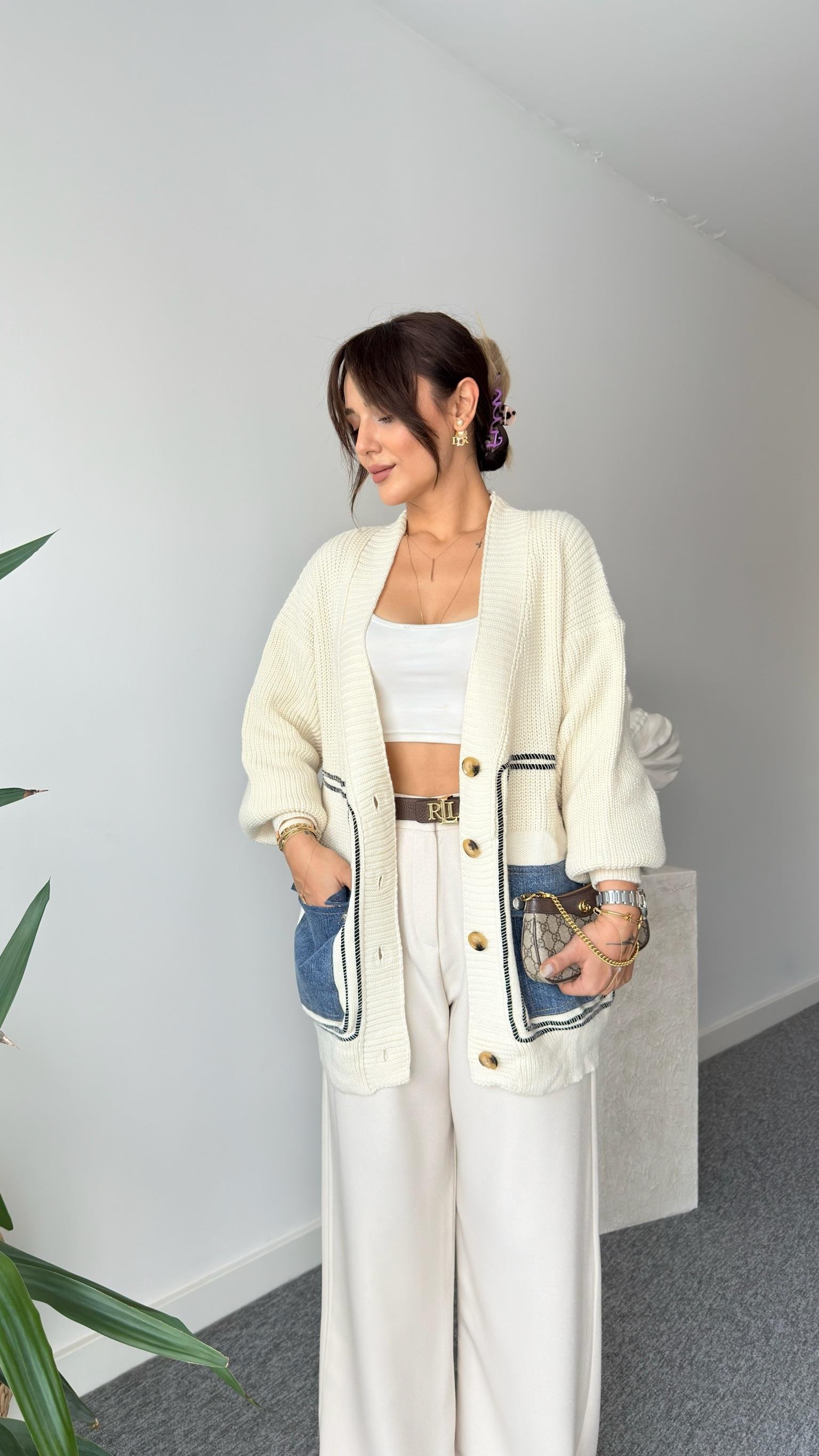 Roho Cebi Kotlu Bej Triko Hırka