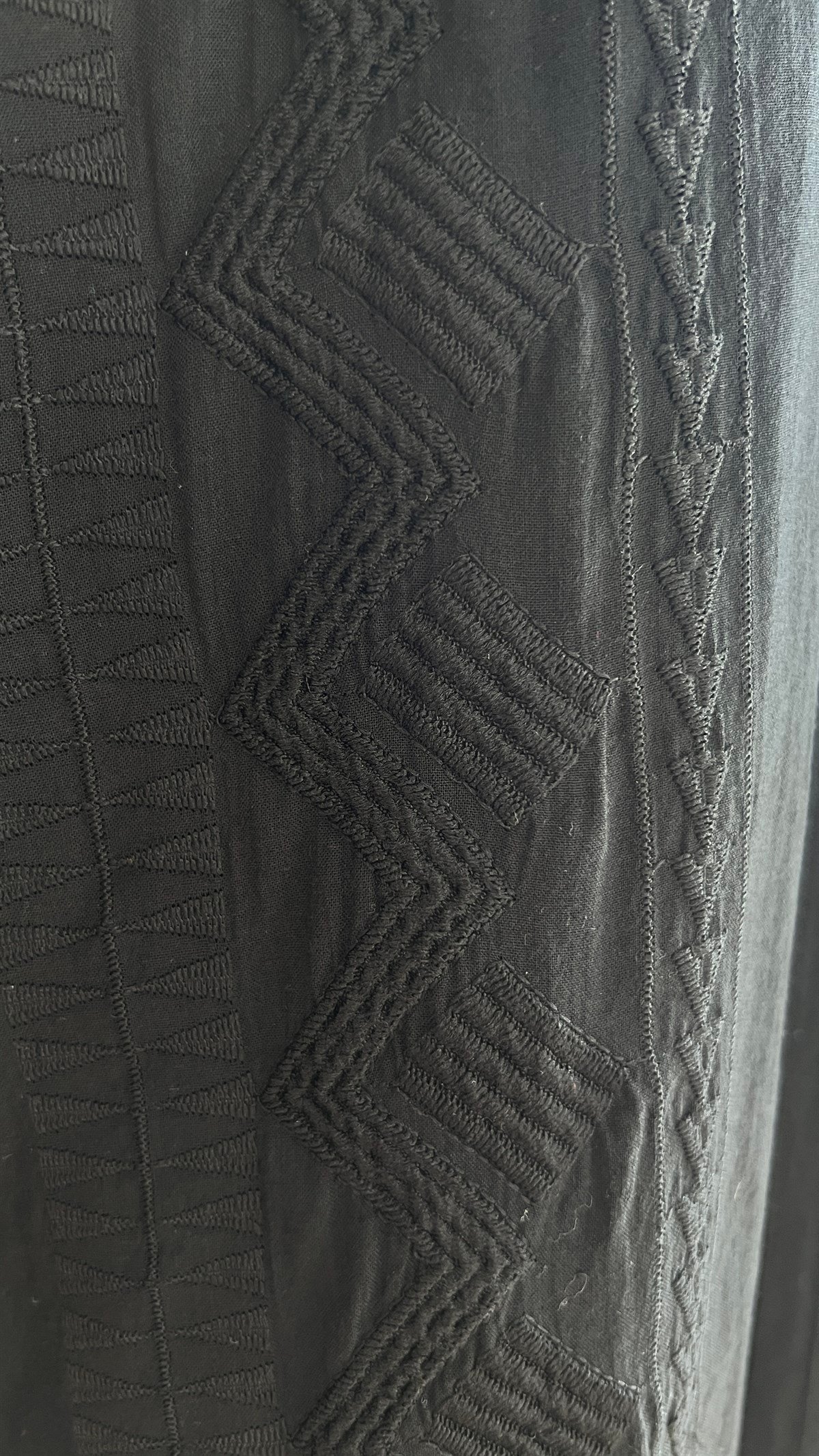 Etnik İşleme Detaylı Siyah Keten Elbise