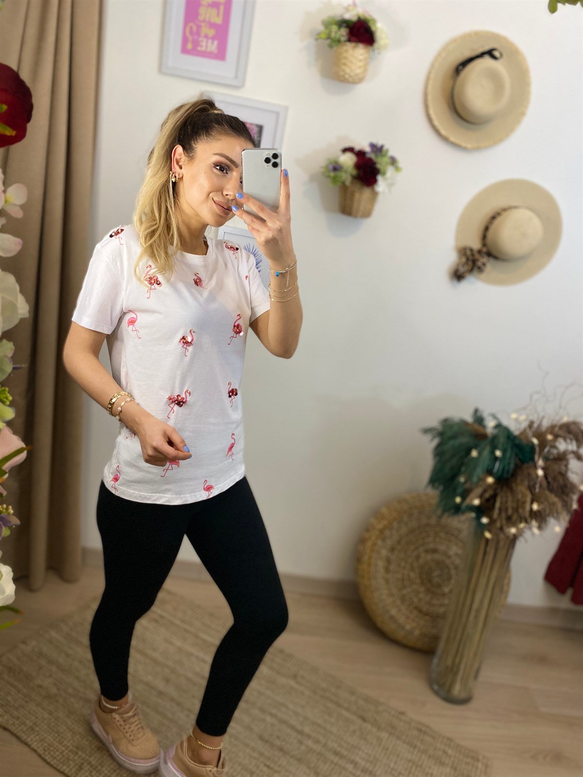 Beyaz Flamingo Detaylı Tshirt