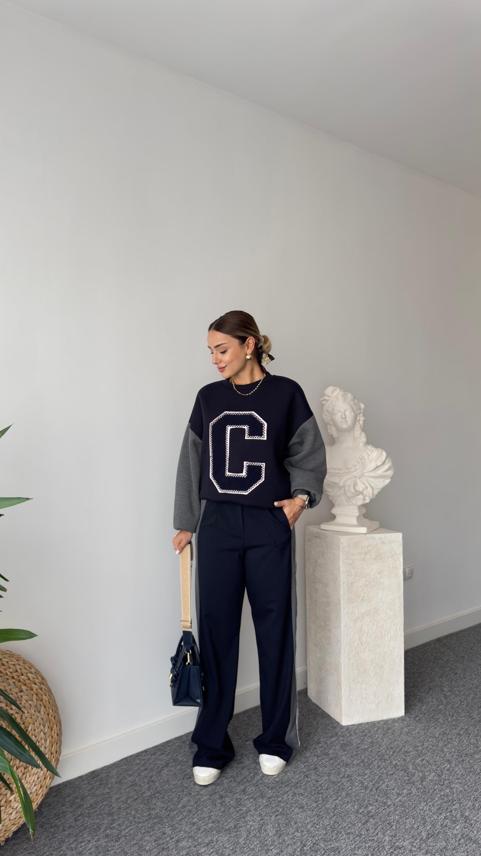 Rica C Nakışlı Lacivert Sweatshirt