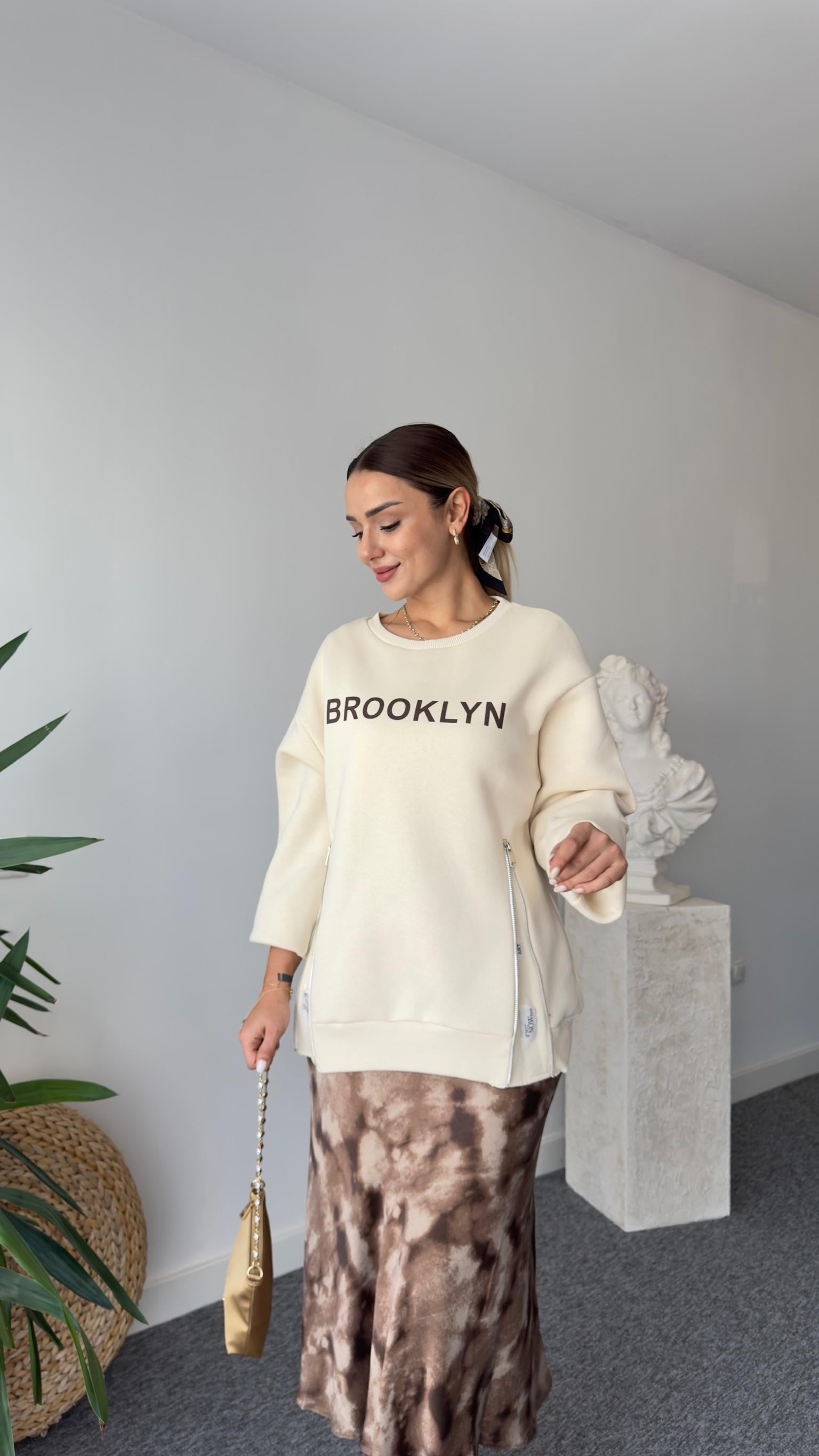 Sırtı Baskılı Yanlar Fermuarlı Bej Sweatshirt