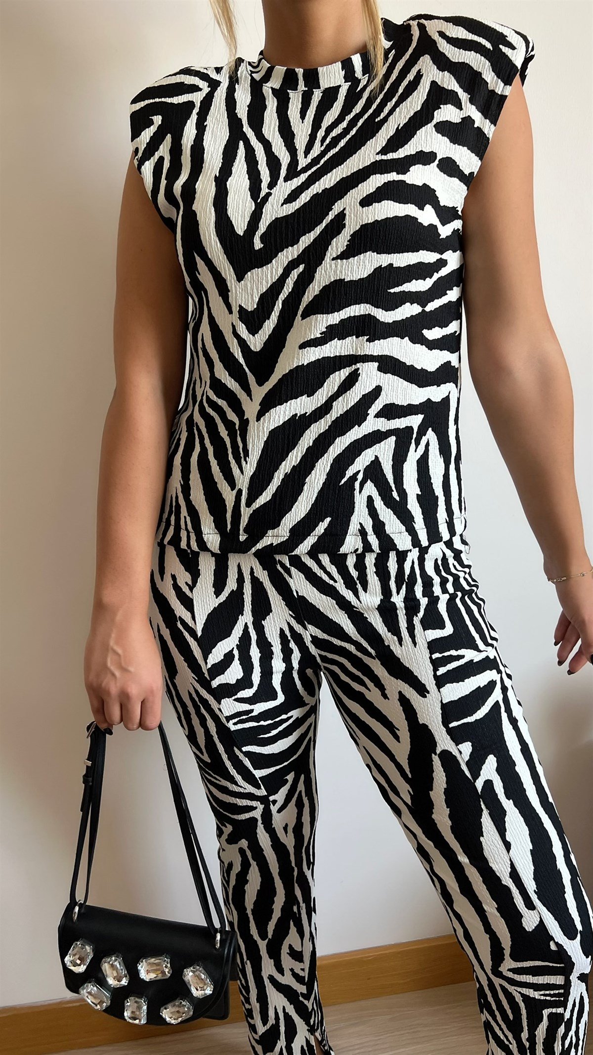 Paçası Yırtmaçlı Zebra Desen İkili Takım