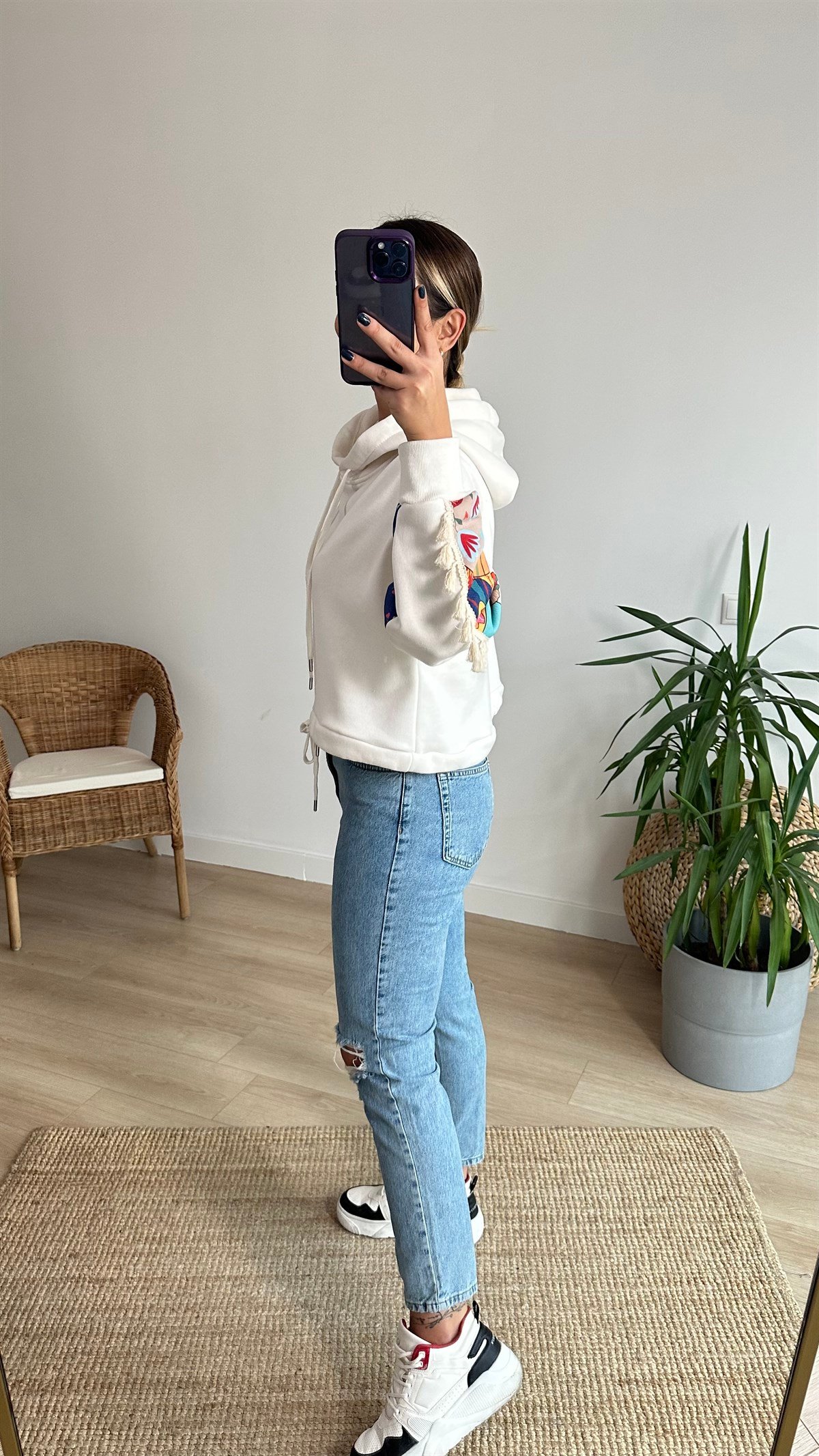 Kolları Baskılı Beyaz Şardonlu Sweat