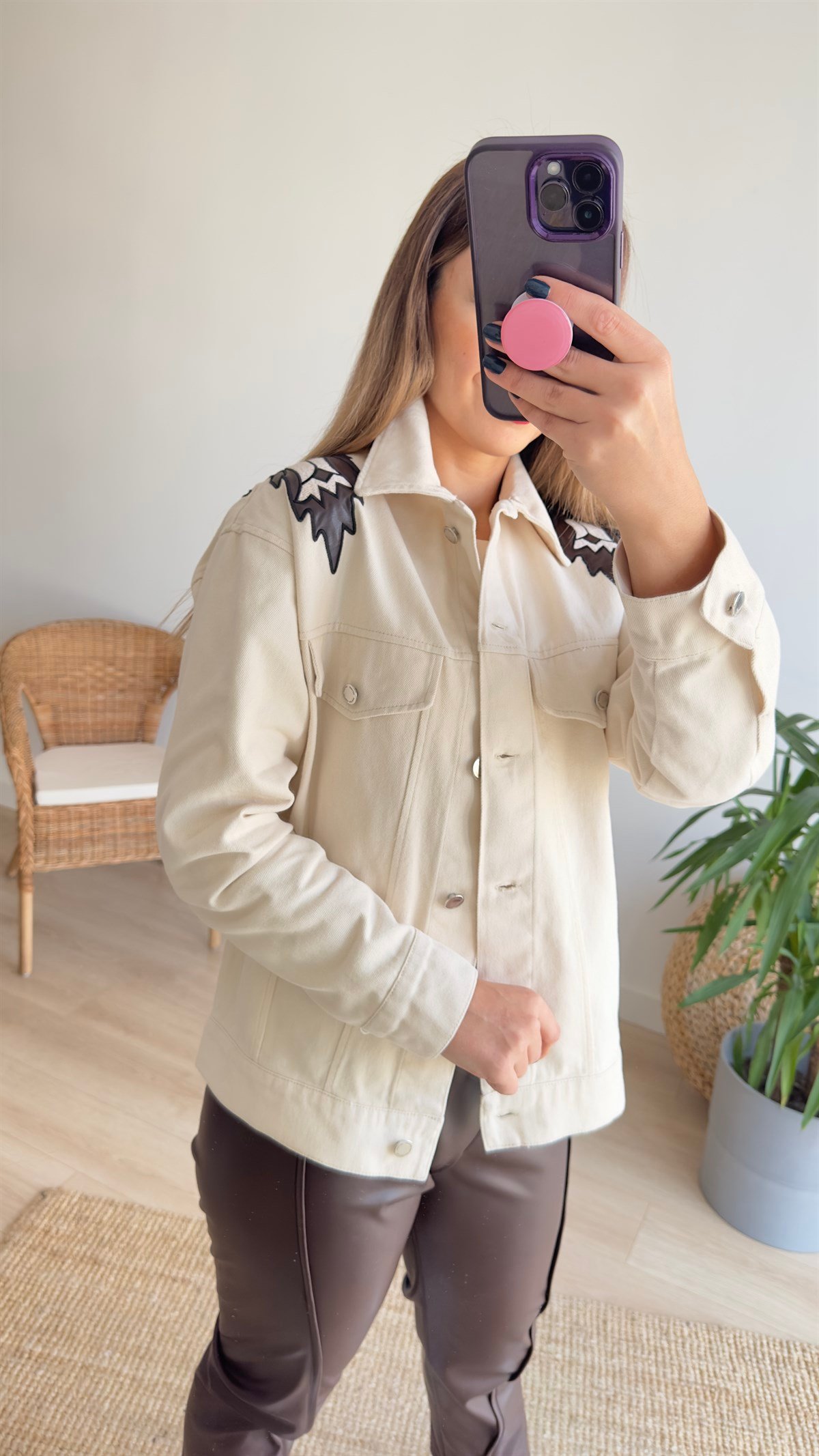 Omuzları Nakış Detaylı Gabardin Ceket 