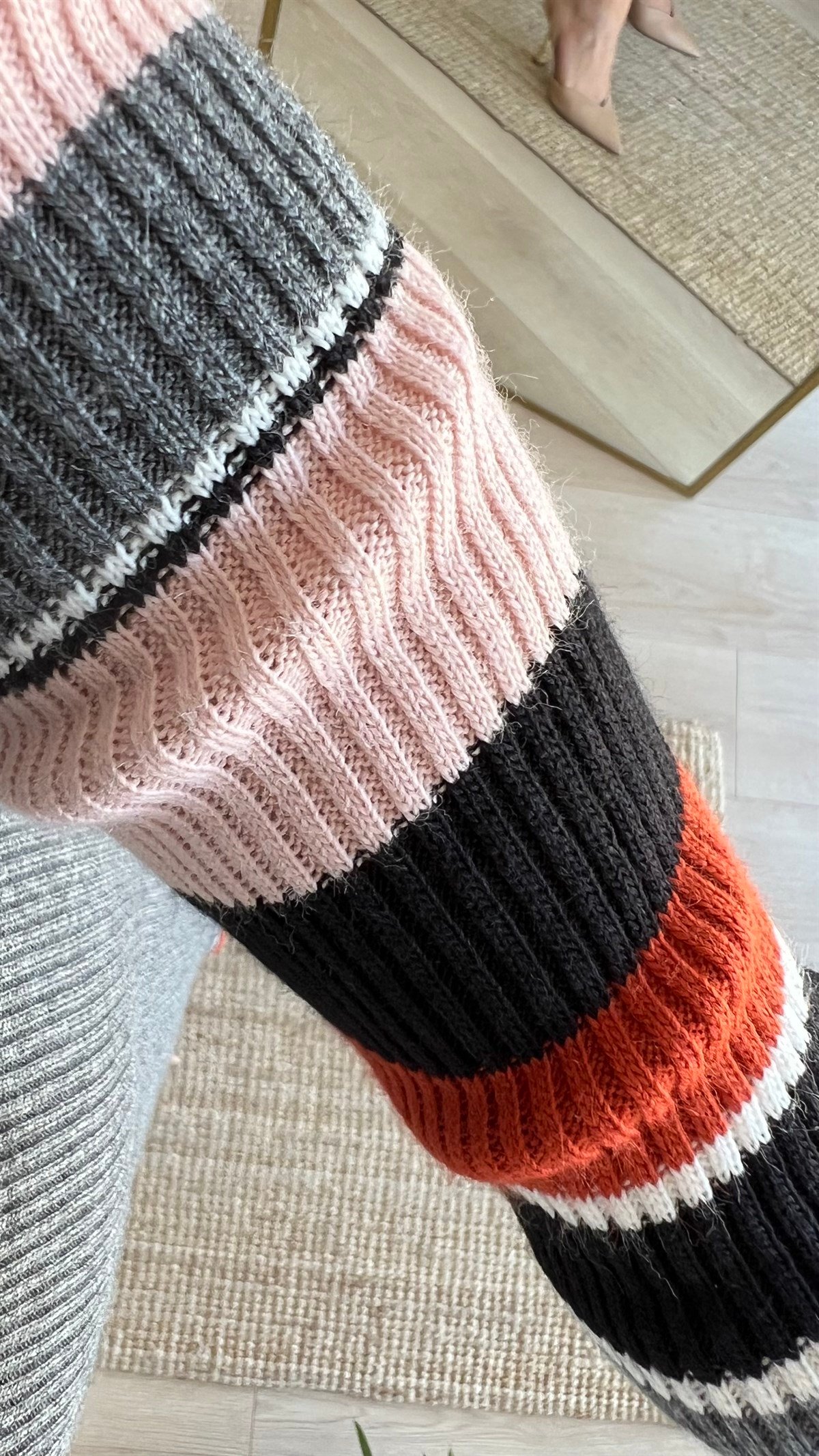 Şerit Detaylı Triko Elbise