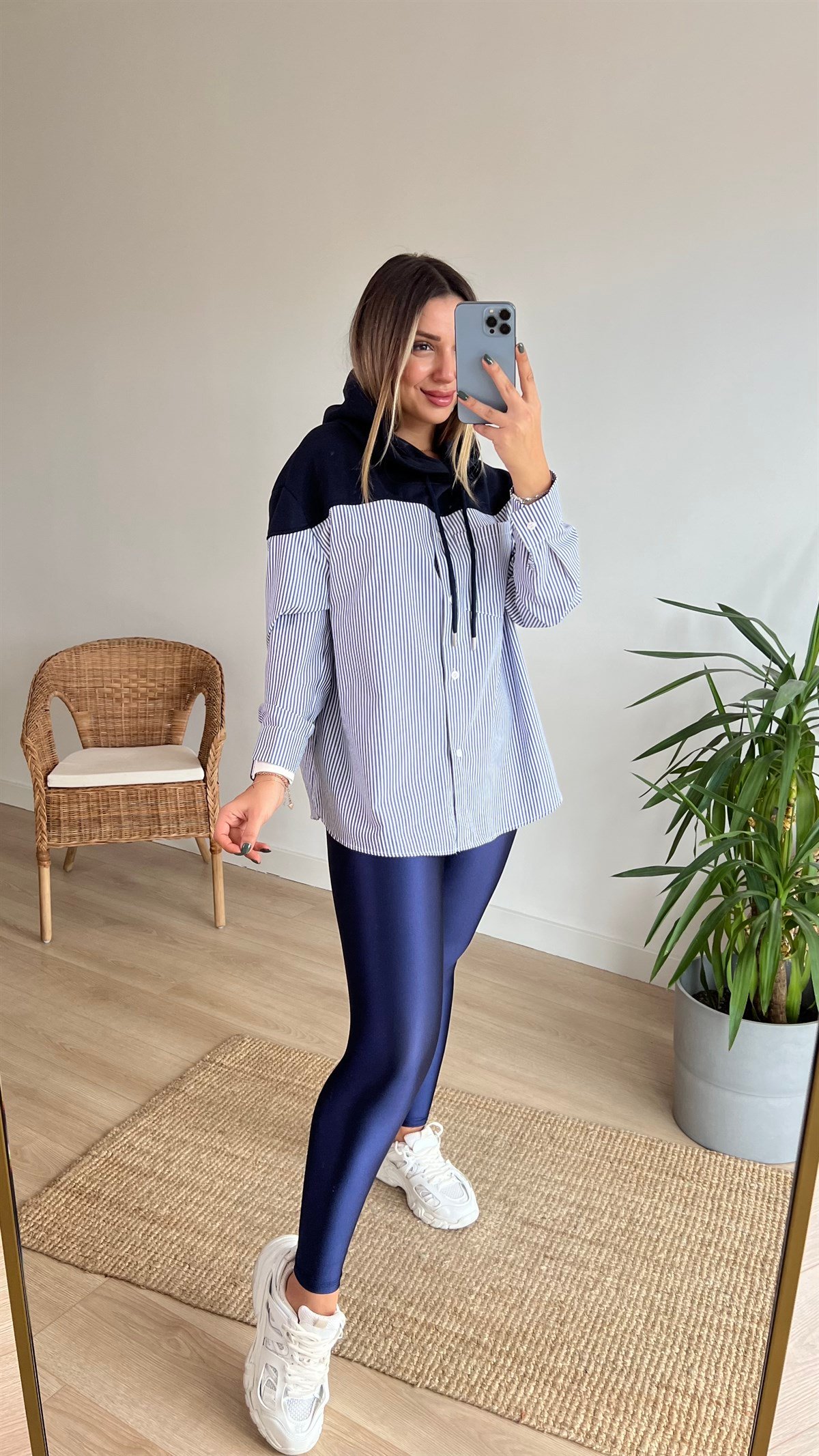 Lacivert Marka Model Gömlek Detaylı Sweatshirt 