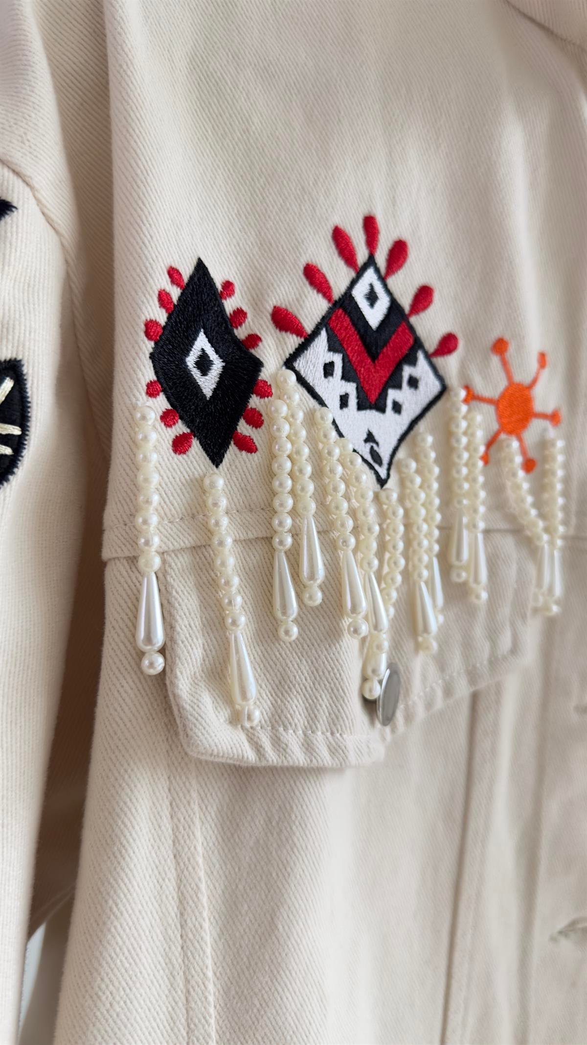 Nakış Aplike Detaylı Gabardin Ceket