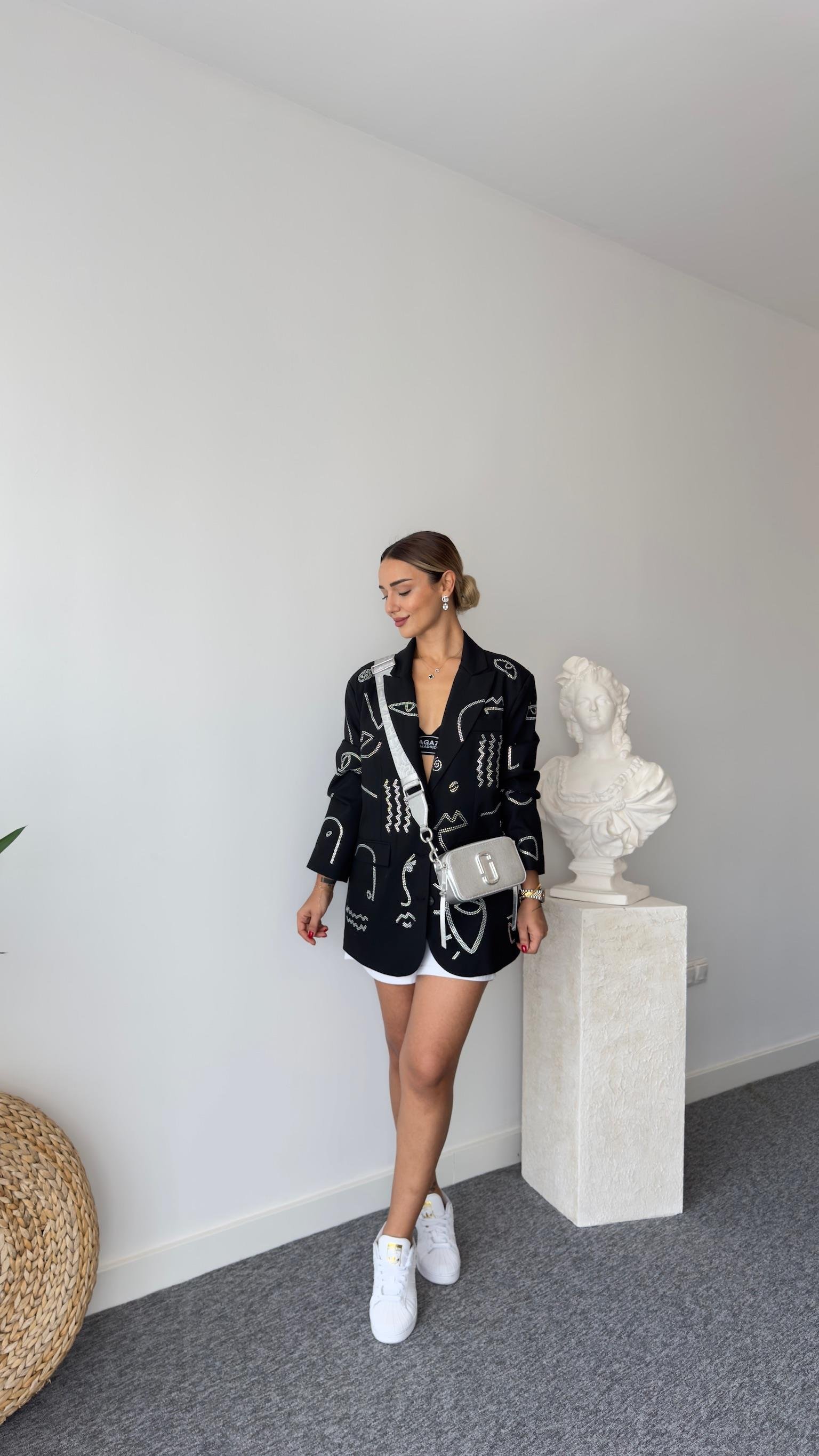 Riba Taş Detaylı Tasarım Siyah Blazer