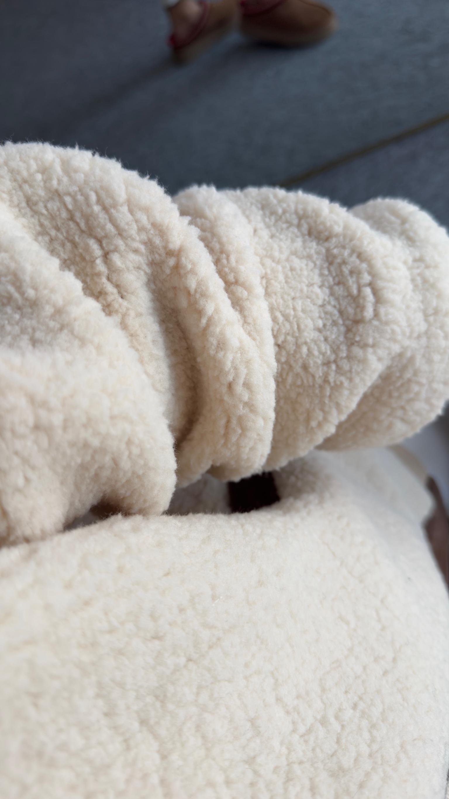 Orj Model Kadife Detaylı Astarlı Peluş Ceket