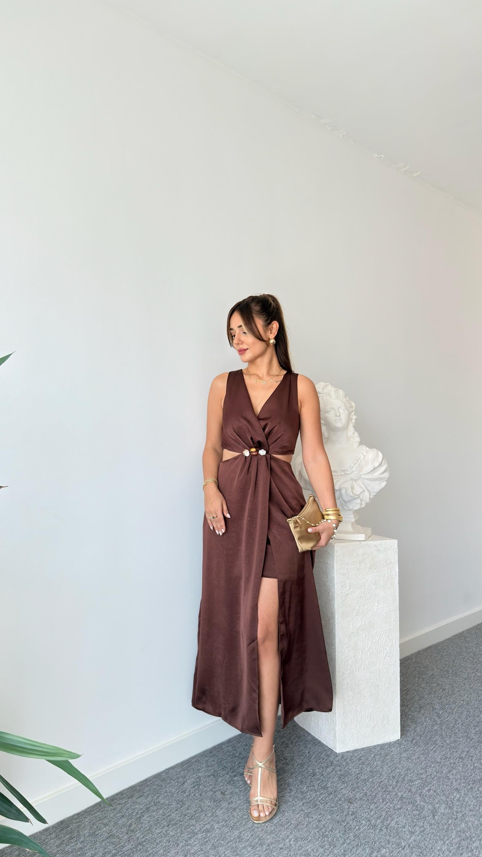 Kahve Pencere Detaylı Boncuklu Elbise