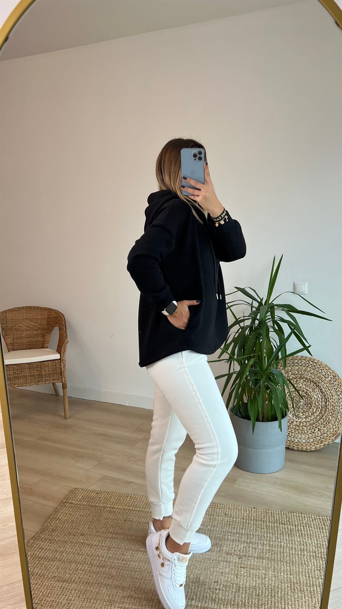  Kapüşonlu Yaka Detay Siyah Sweatshirt