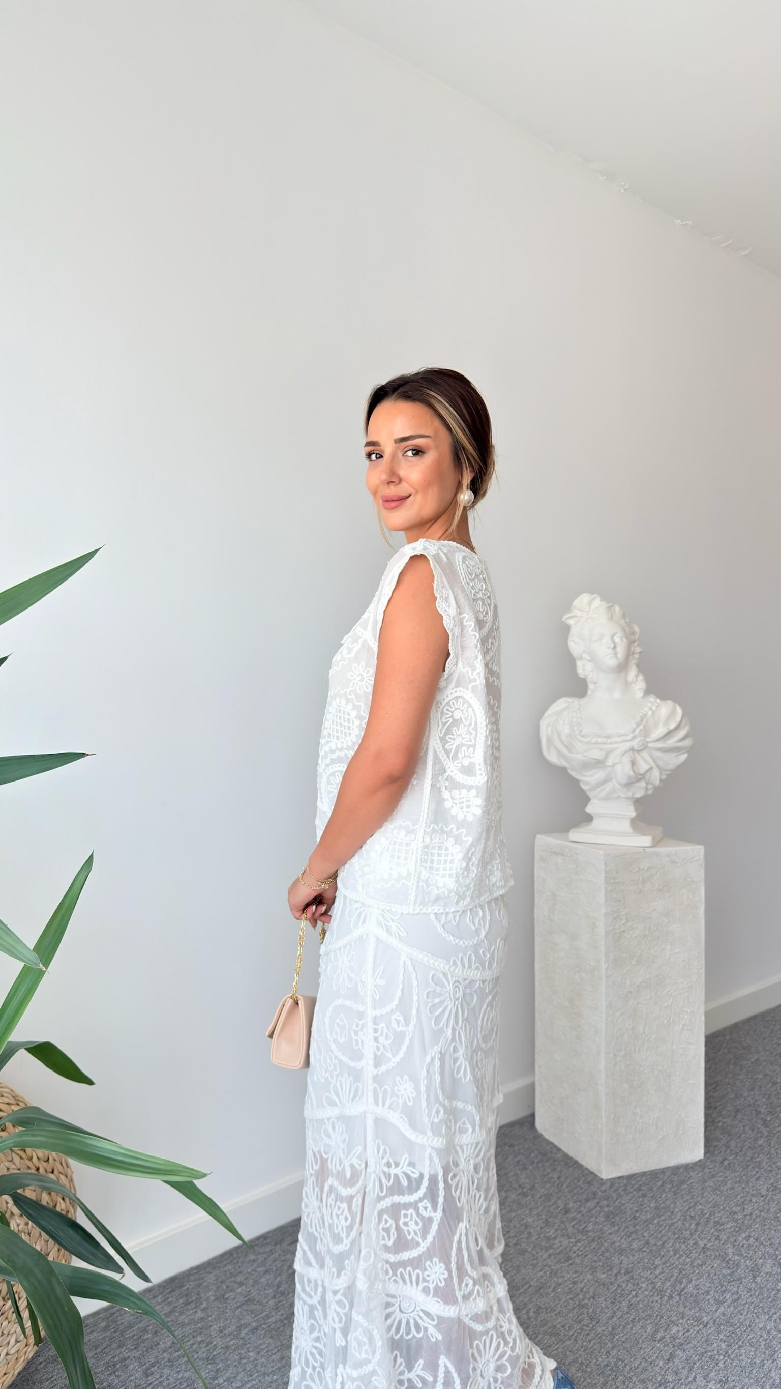 Moana Beyaz Dantel Detaylı Bluz Takım