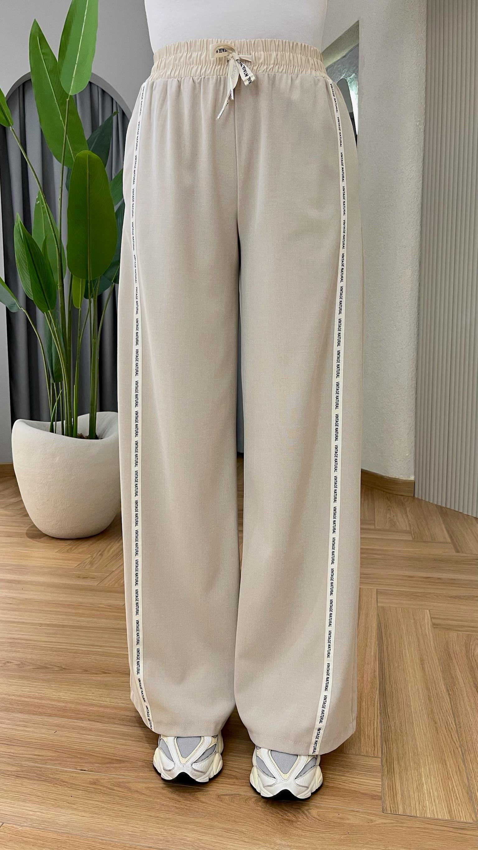 Bej Dallin Paraşüt Ve Yazı Detaylı Pantolon