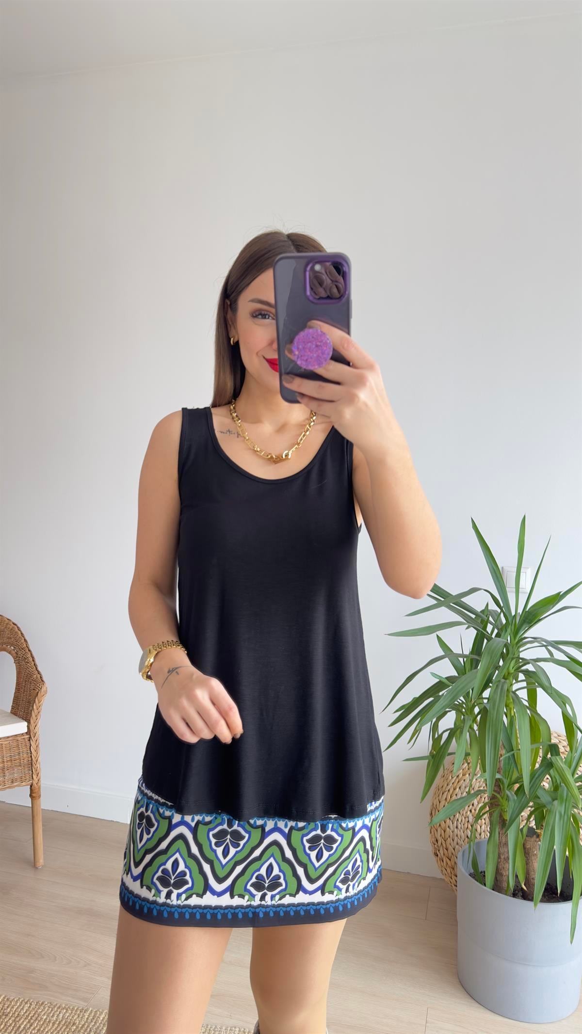 Havuz Yaka Siyah Viskon Bluz