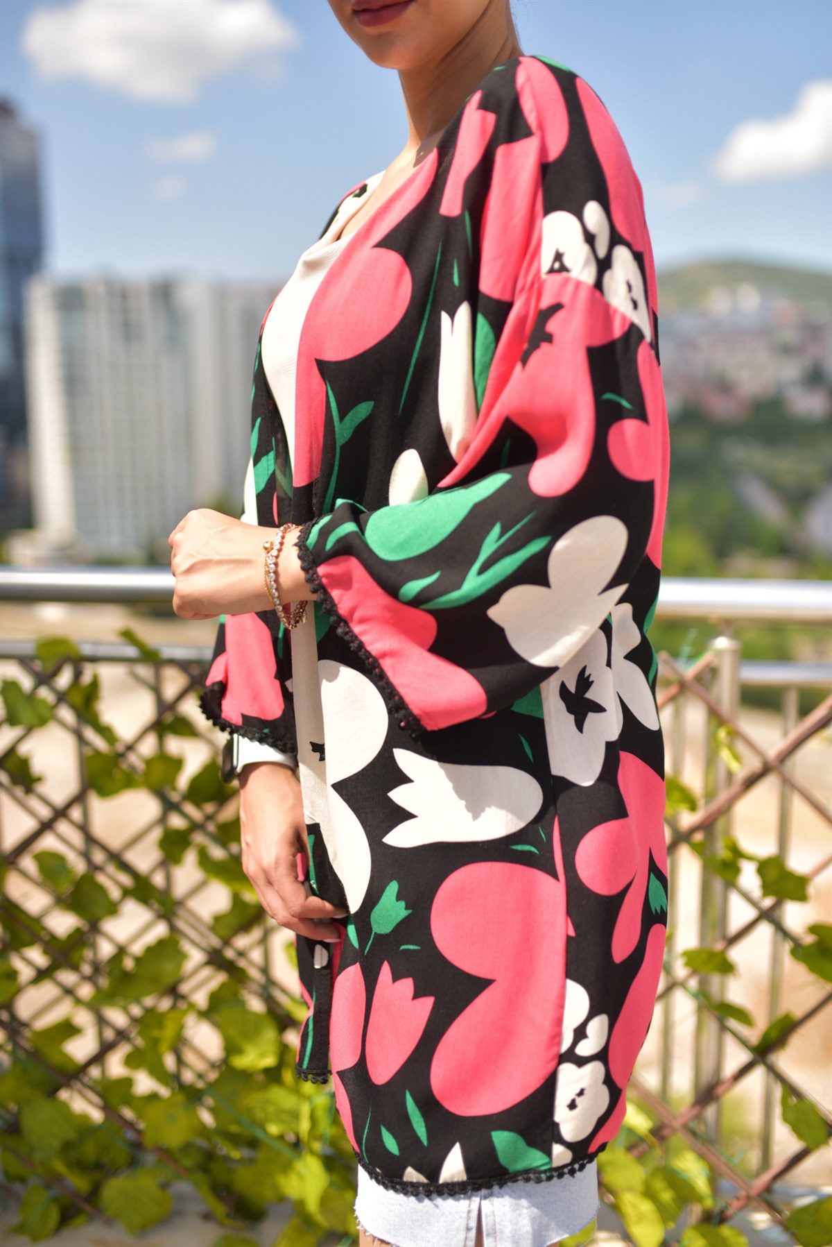 Çiçek Desen Güpürlü Kimono