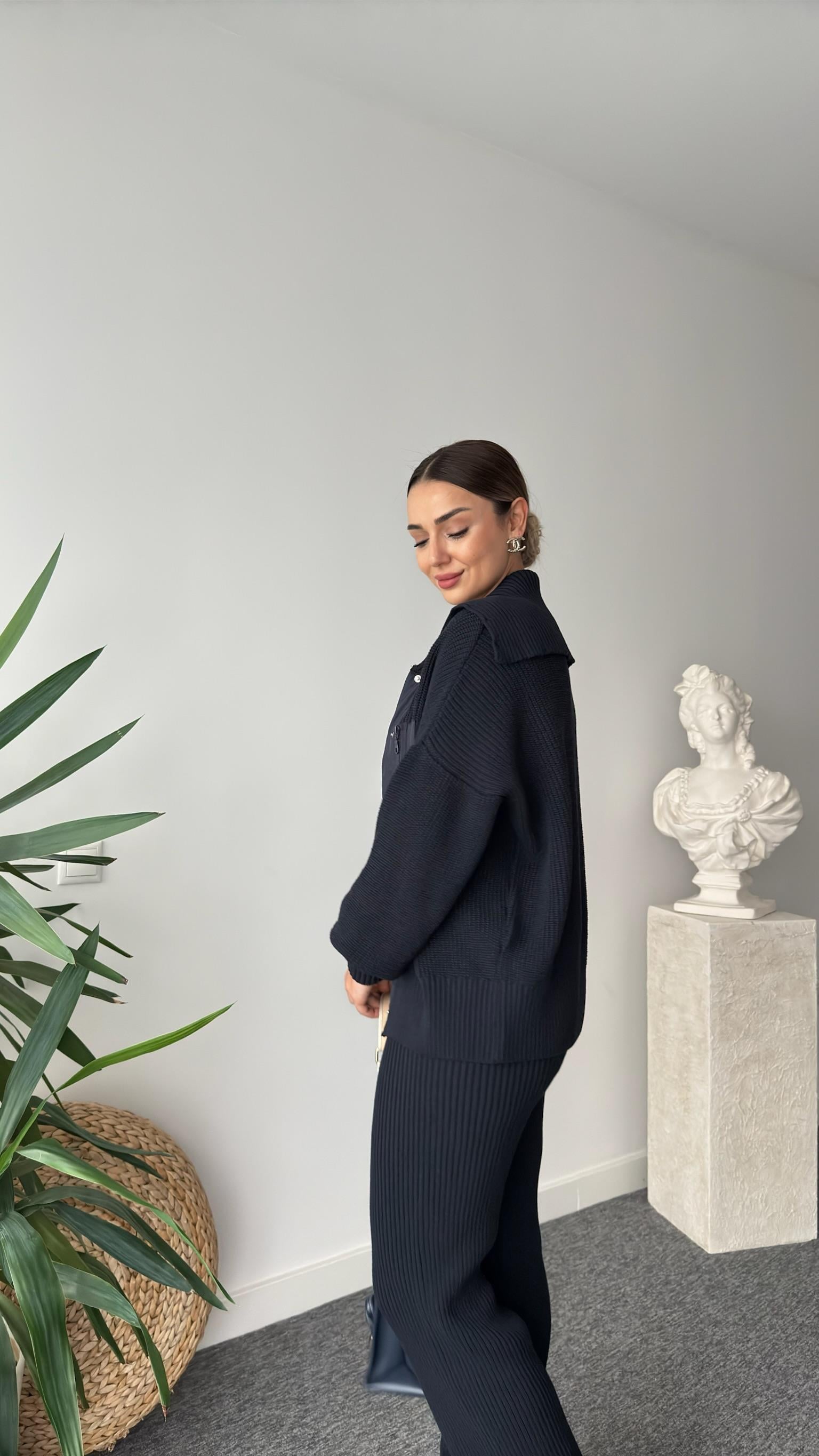 Camilo Paraşüt Garnili Lacivert Triko Takım