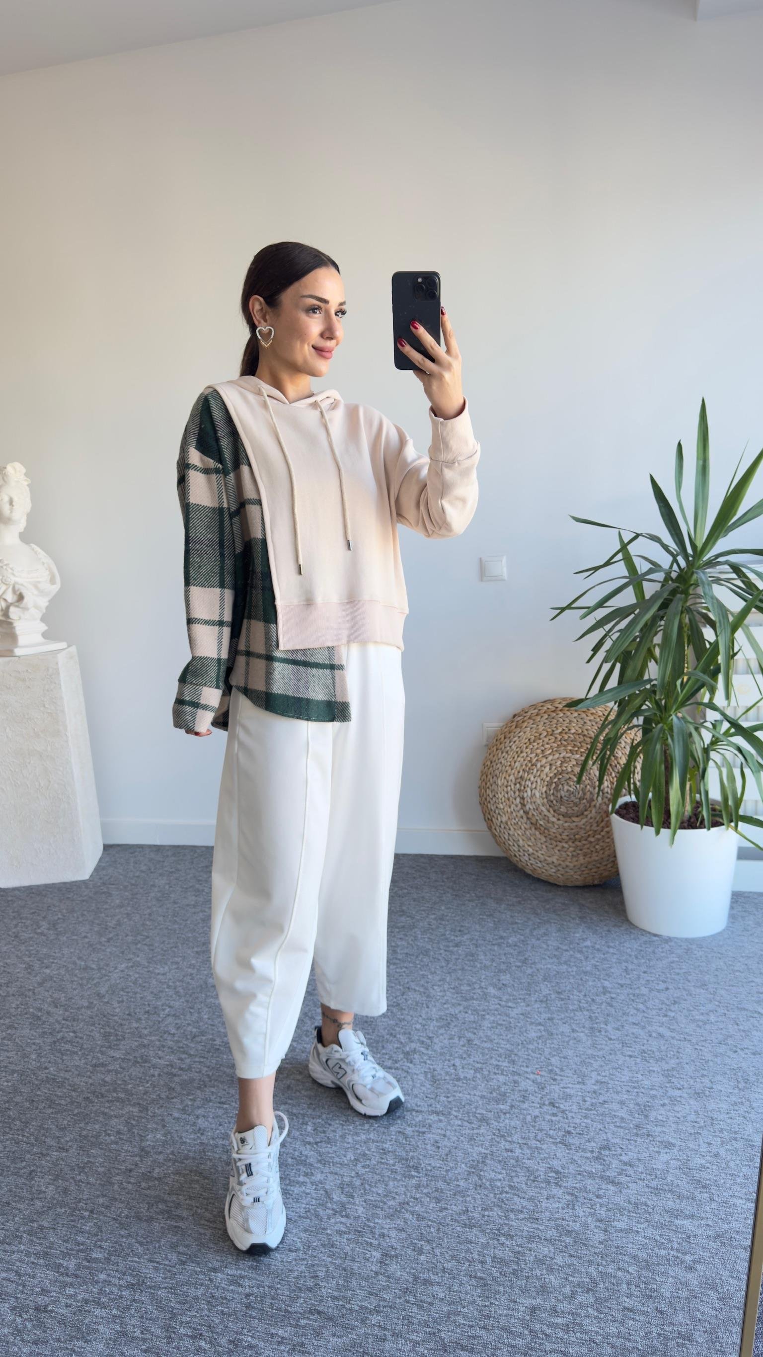 Yan Yeşil Ekoseli Kapüşonlu Sweat