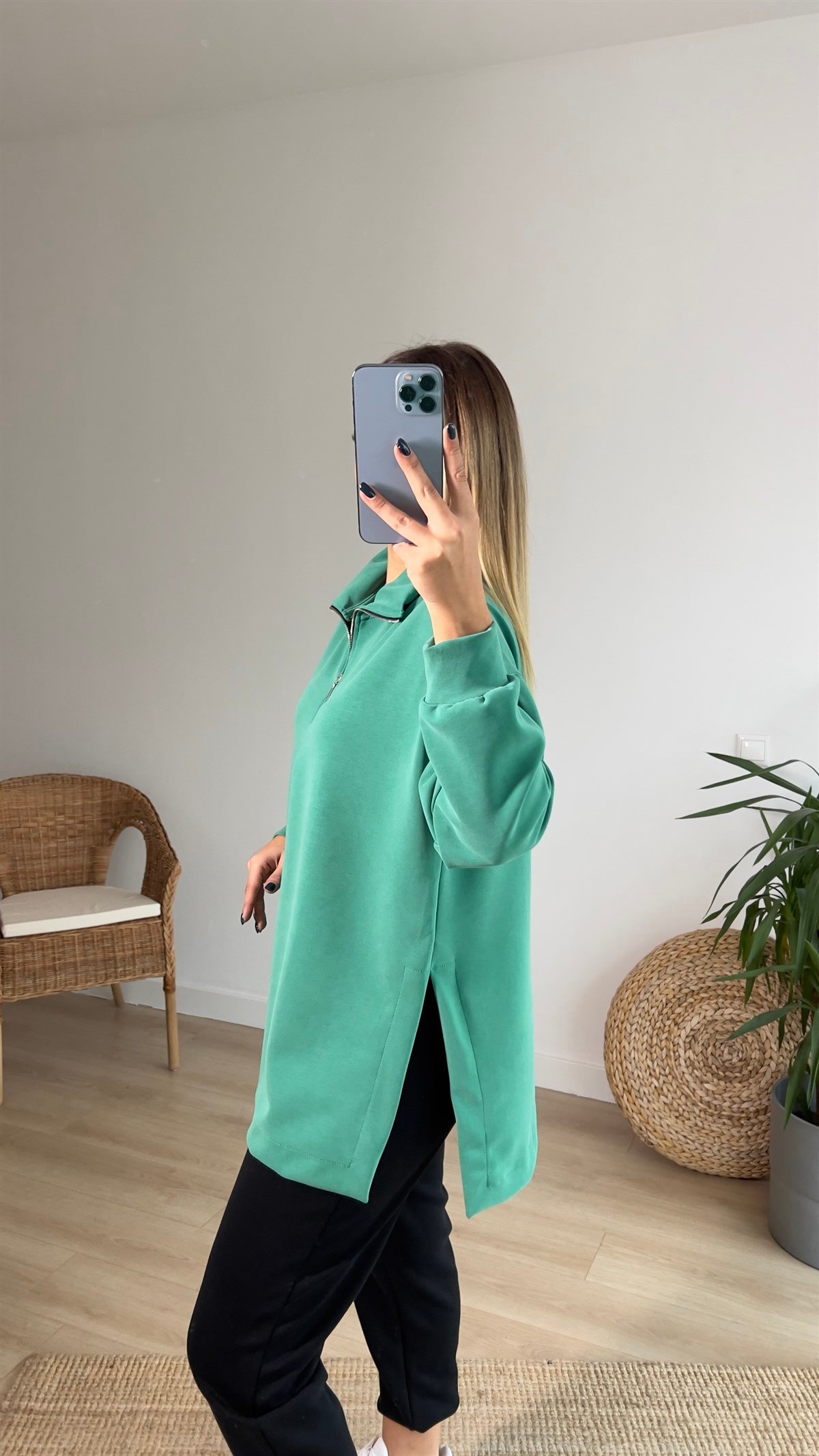 Yanları Yırtmaçlı Yeşil Modal Sweatshirt