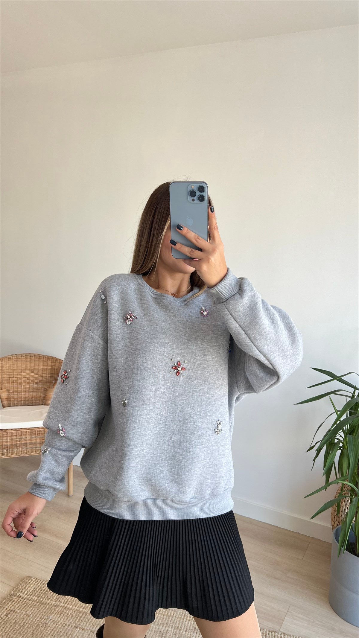 Renkli Taş İşlemeli Gri Sweat