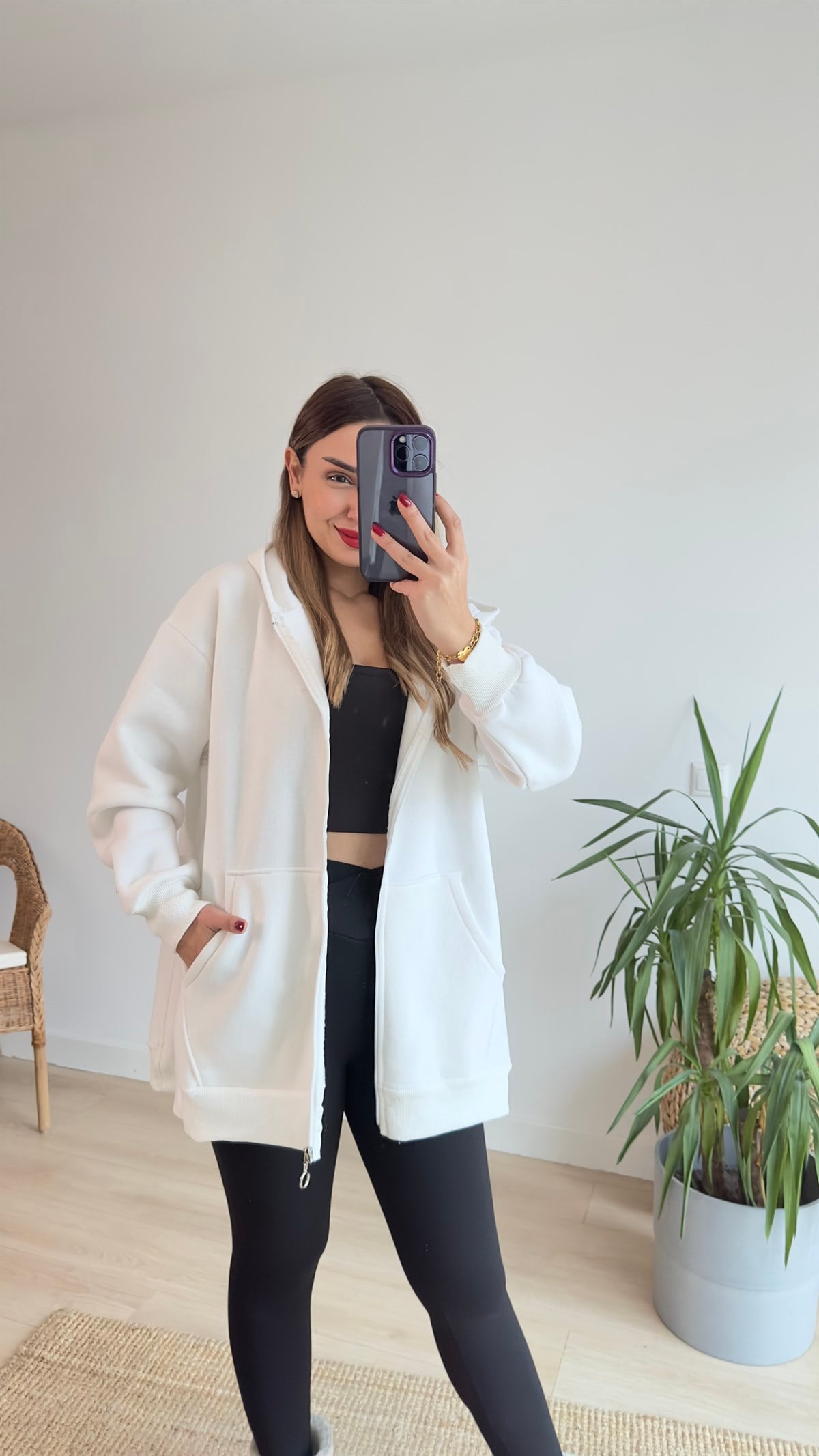 Şardonlu Yanları Yırtmaçlı Beyaz Sweatshirt	