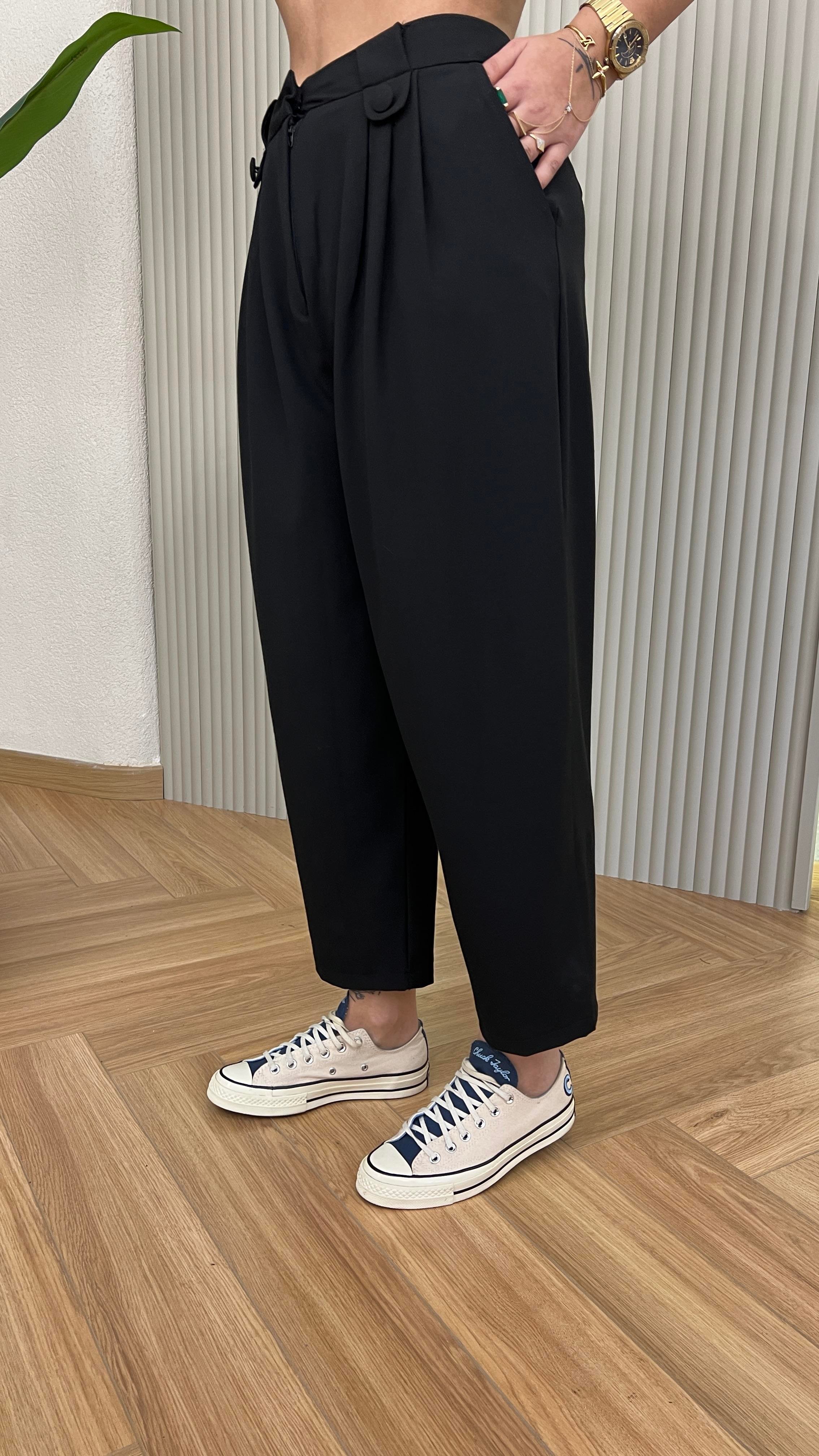 Siyah Melida Pile Detaylı Balon Model Pantolon