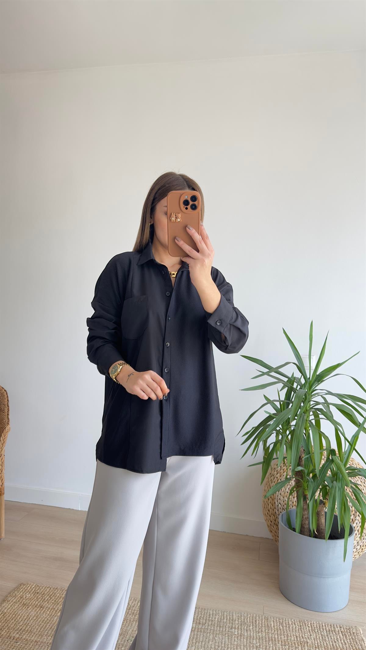 Marka Model Siyah Garnili Gömlek