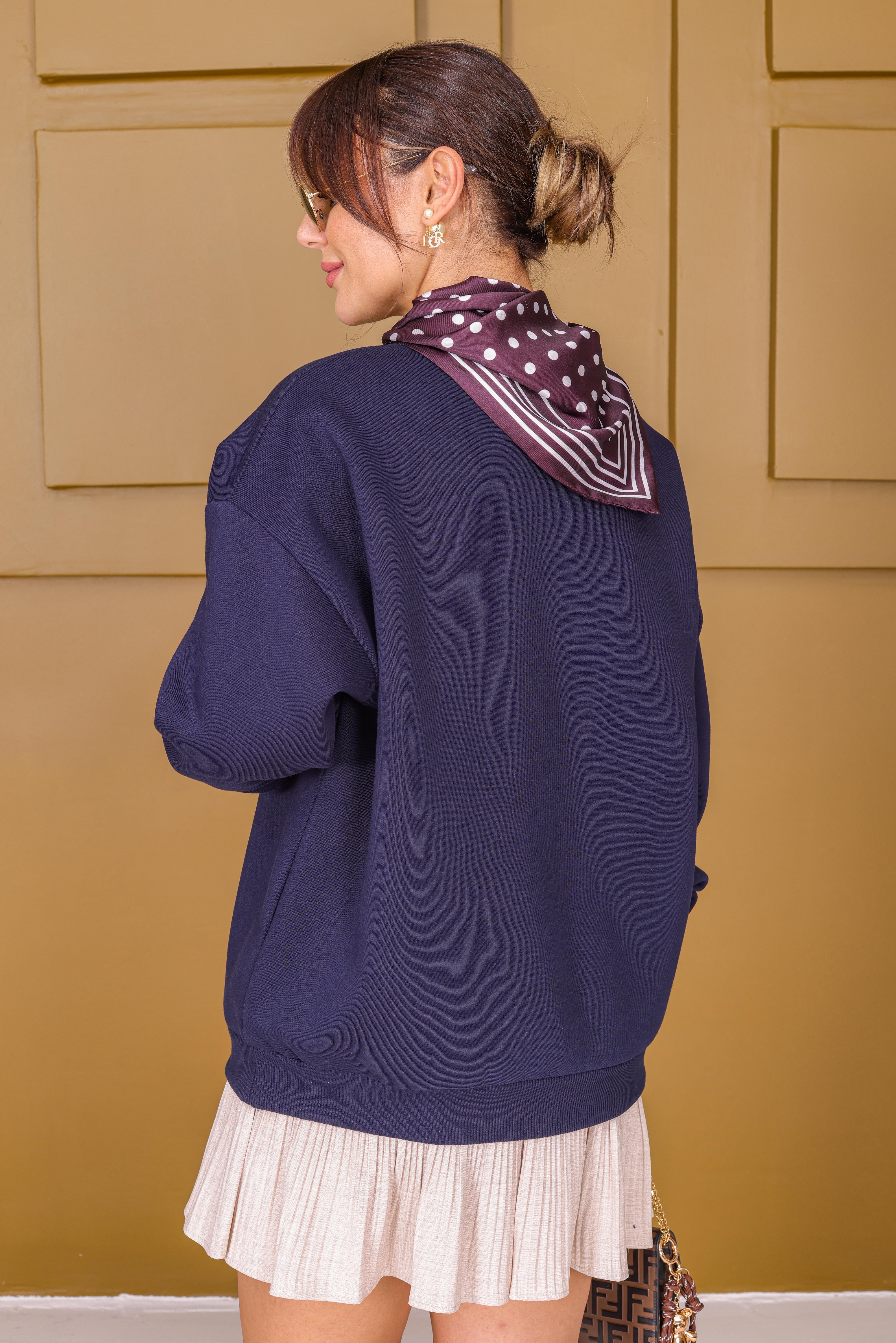 Kalp İşlemeli Fular Aksesuarlı Laci Sweatshirt
