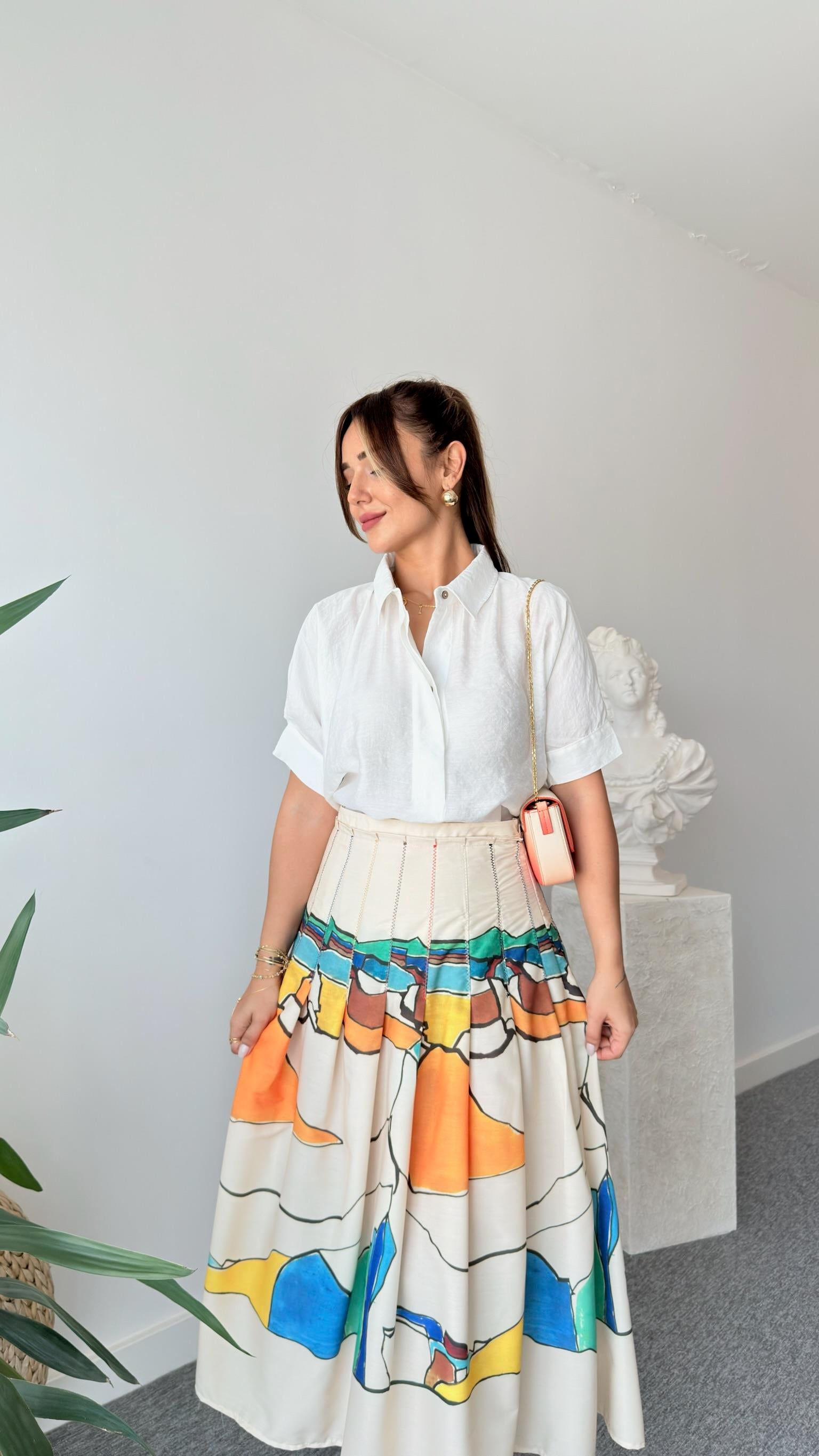 Beyaz Brome Sırt Düğmeli Gömlek