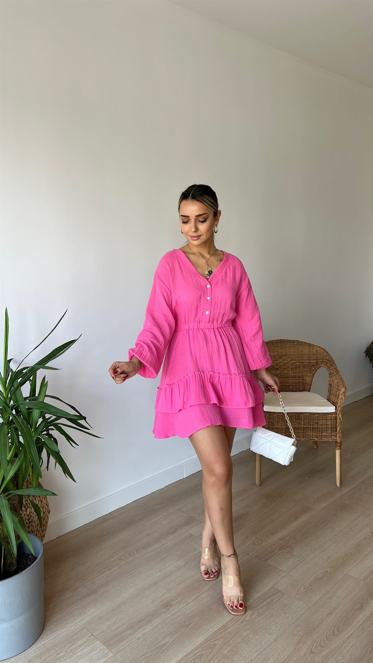Etek Ucu Volanlı Pembe Keten Elbise
