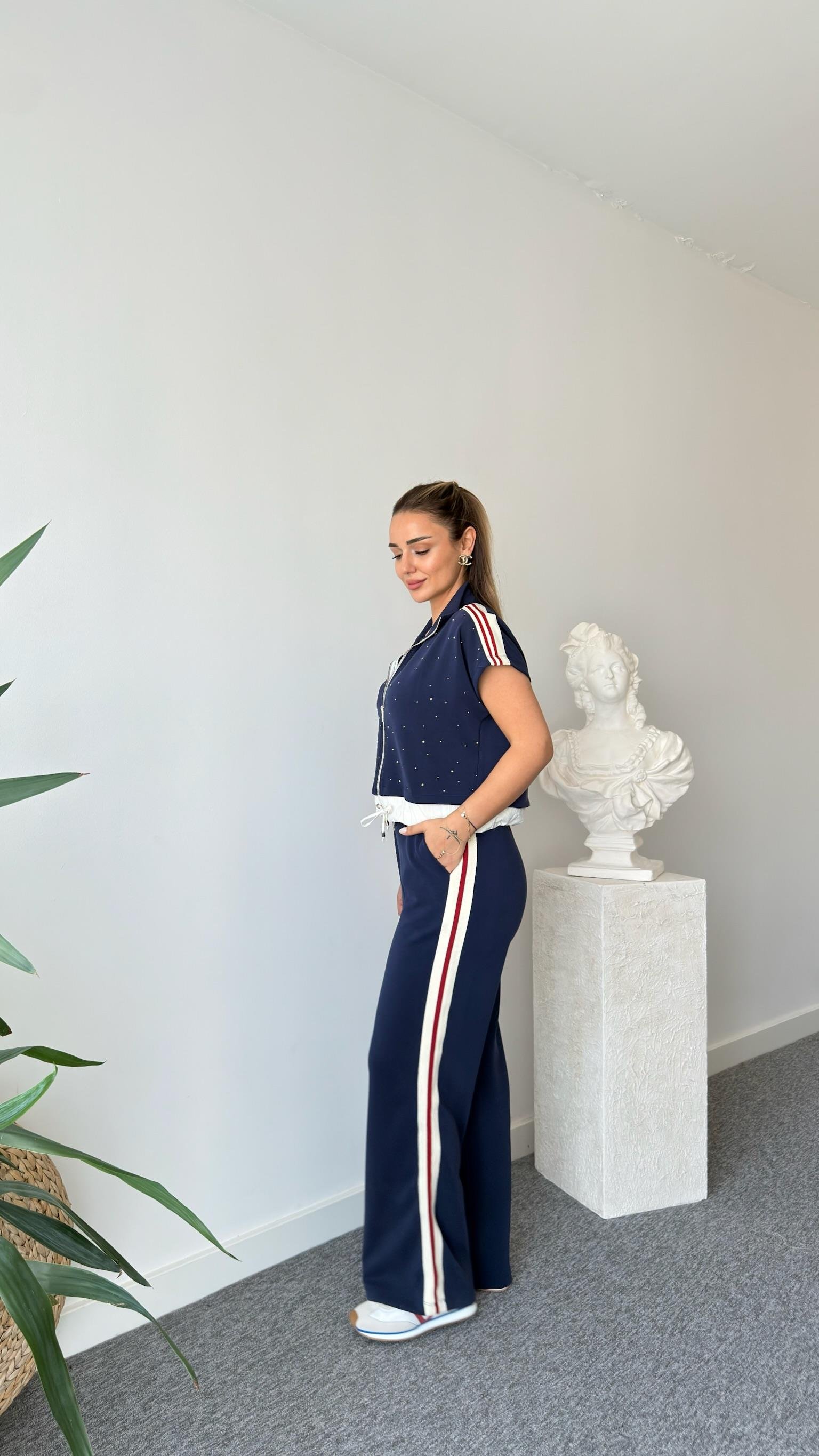 Leise Taş Detaylı Premium Modal Takım