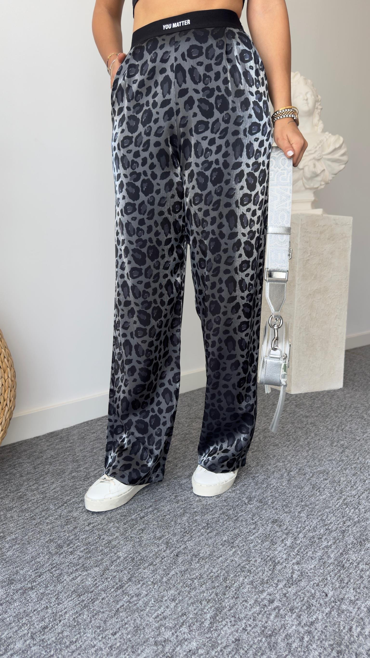 Gri Leopar Desenli Bel Lastikli Pantolon