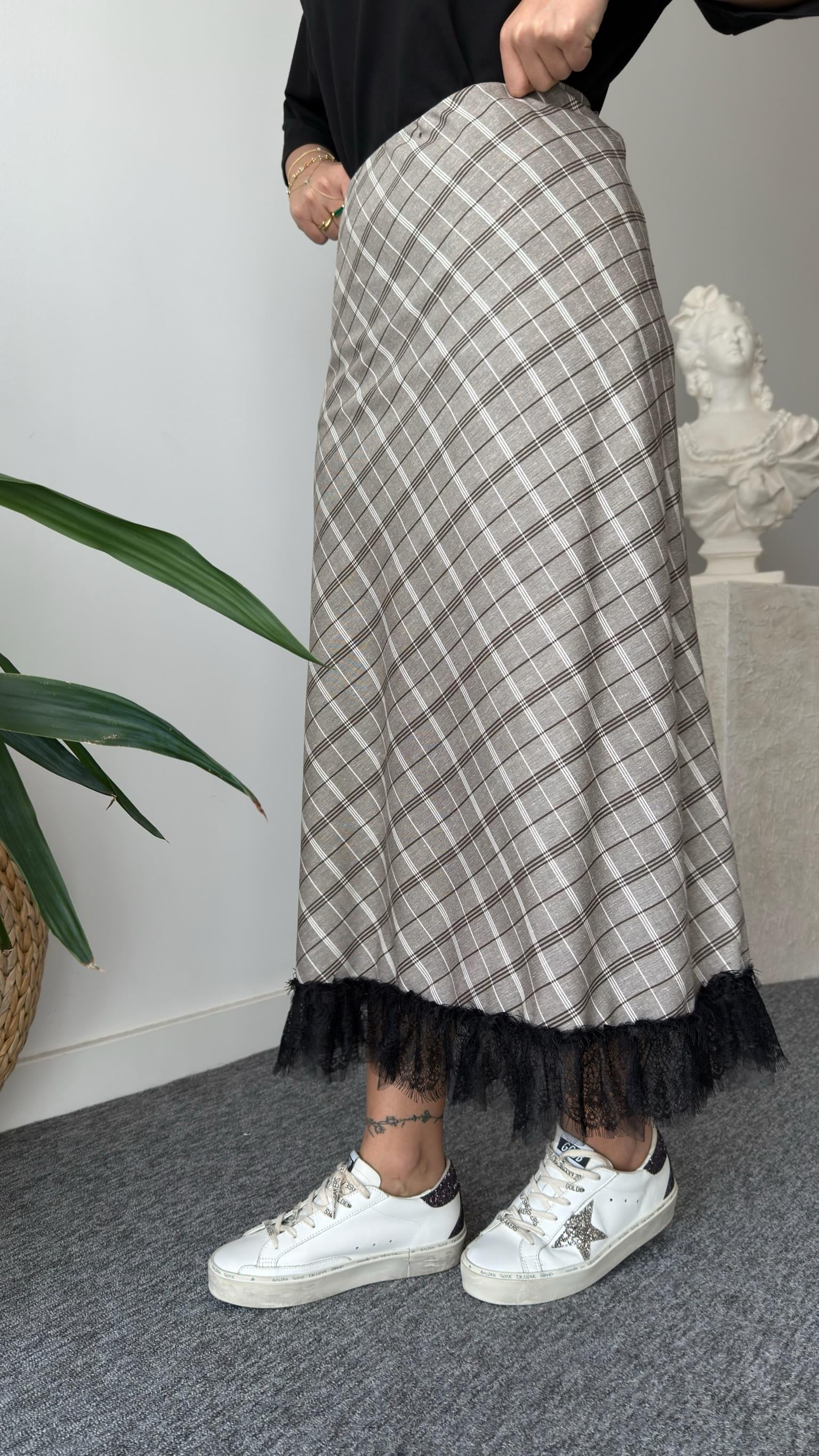 Kahve Etek Ucu Dantel Detaylı Ekose Etek