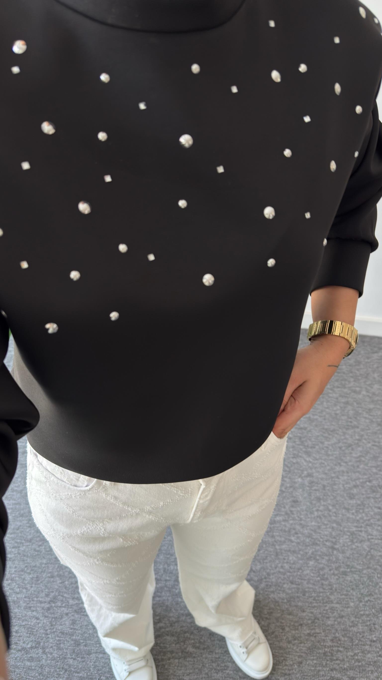 Siyah Ravev Aksesuarlı Scuba Sweat