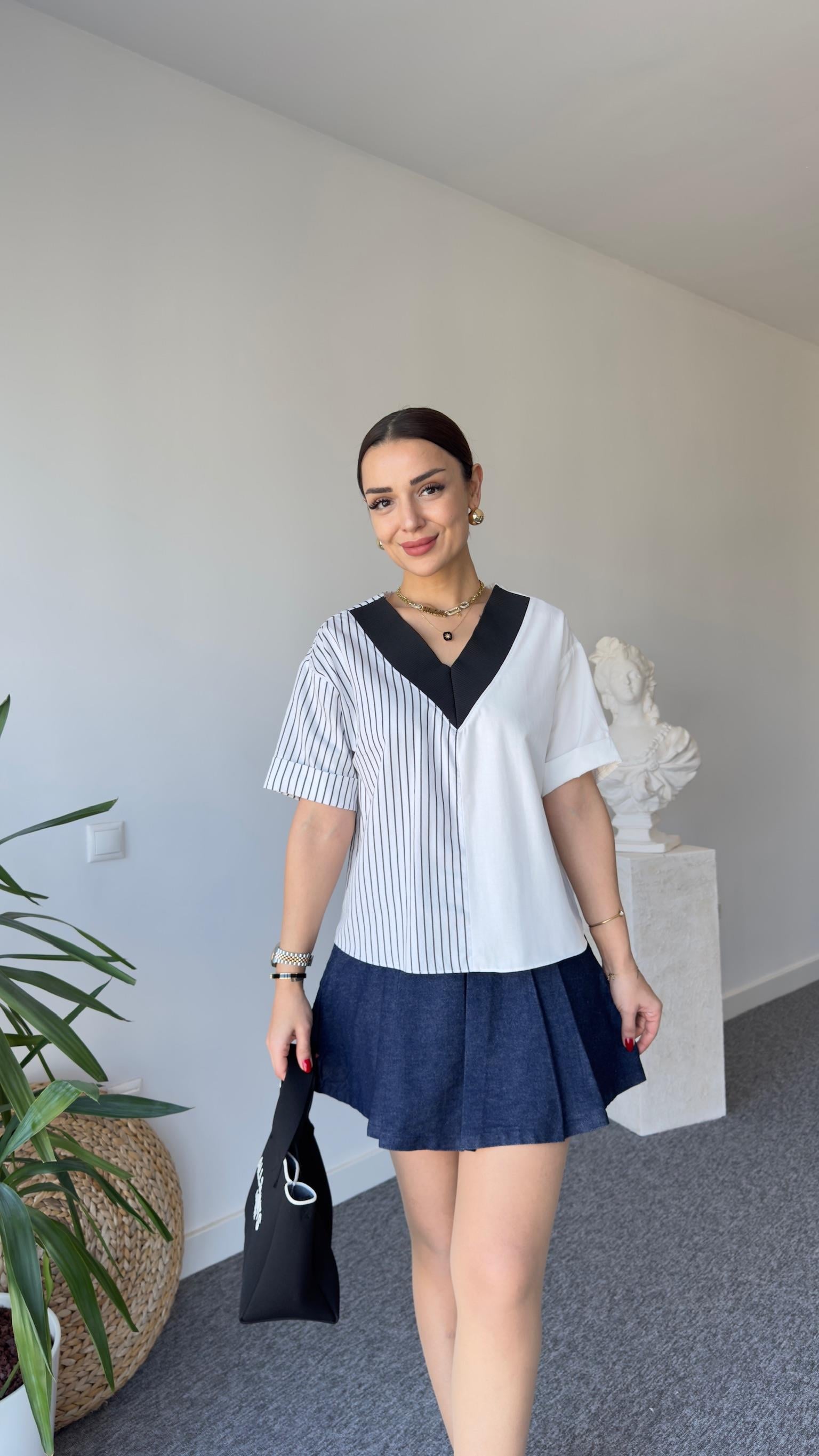 Çizgili Siyah Ribana V Yaka Tshirt