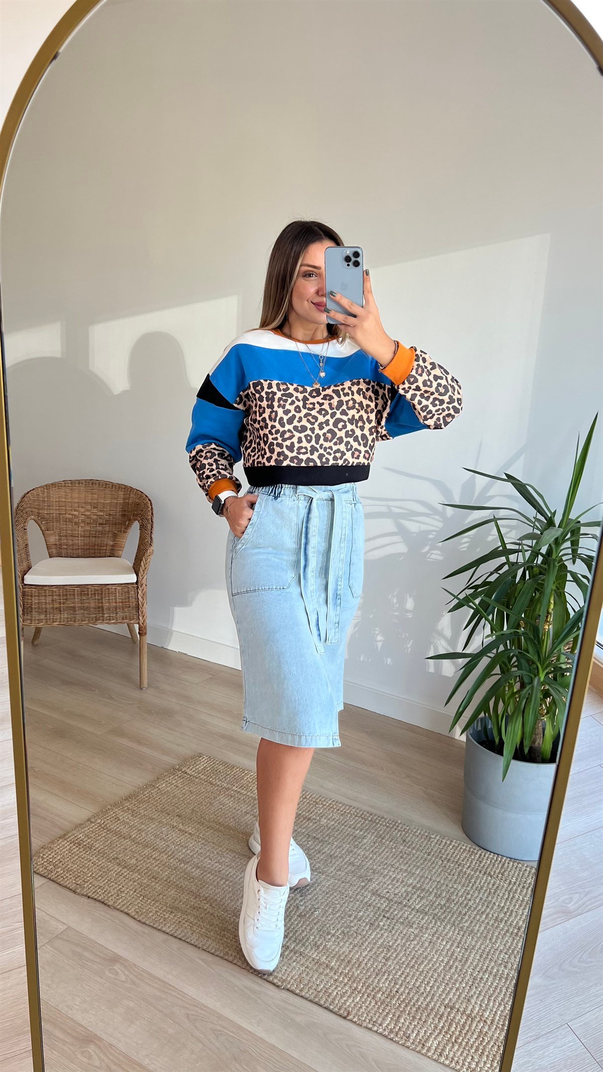 Mavi Şerit Detaylı Leopar Sweat