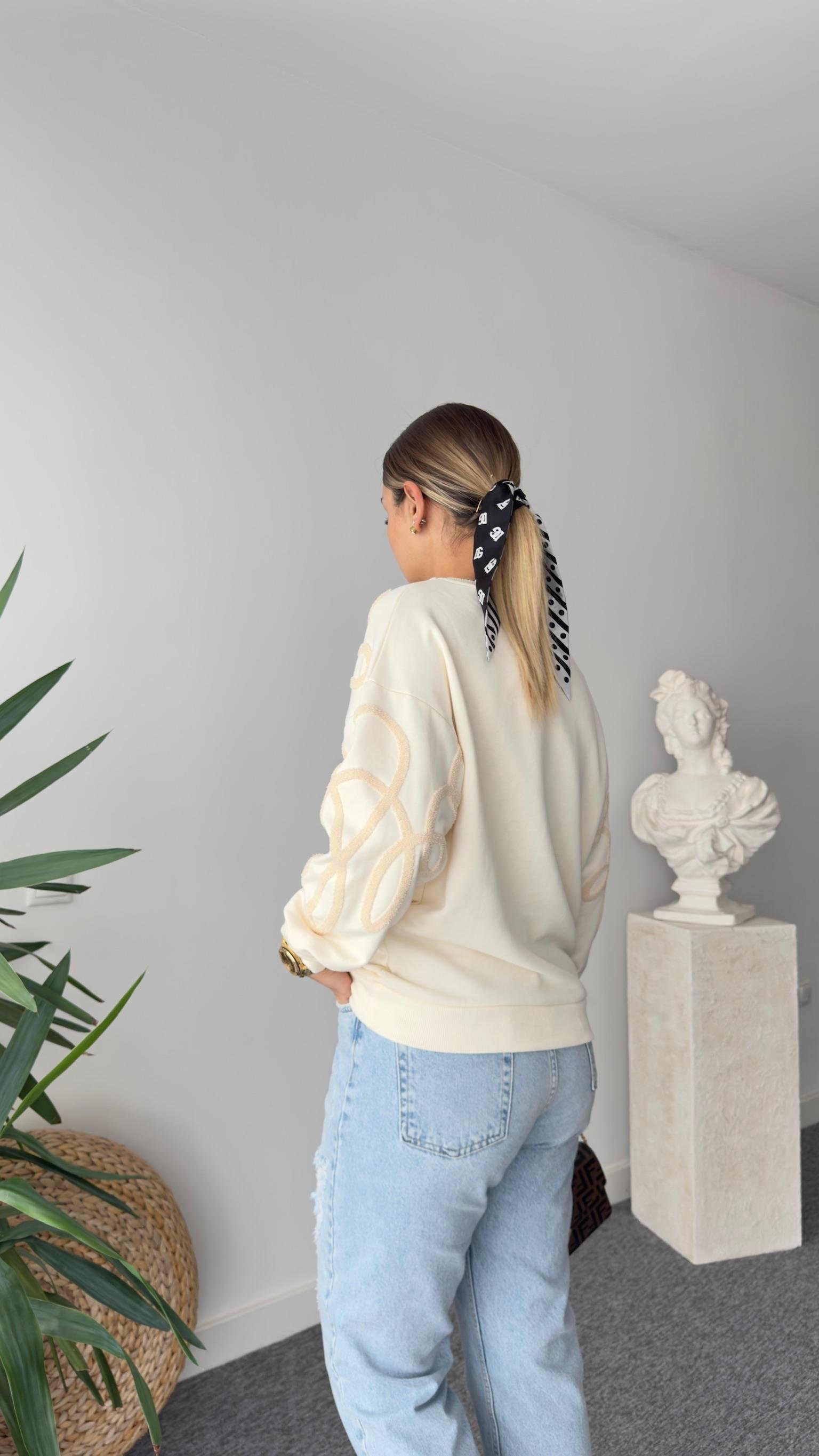 Mous Krem Önü Nakışlı Sweatshirt