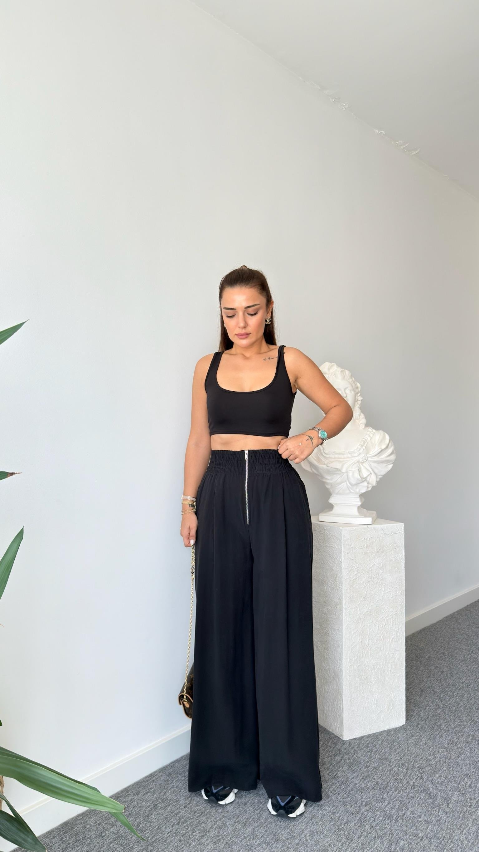 Siyah Zegan Sırt Fermuarlı Tensel Takım